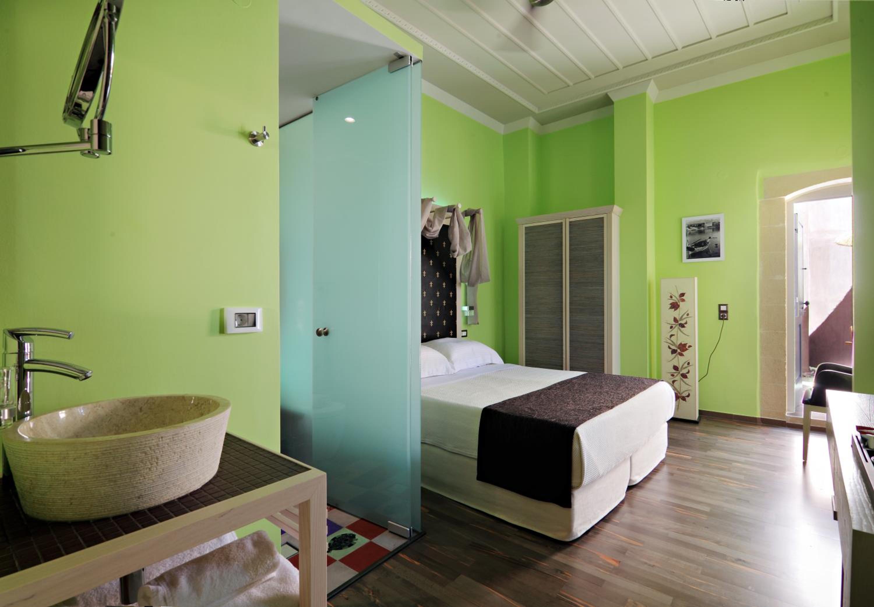 Superior Room - Photo 5