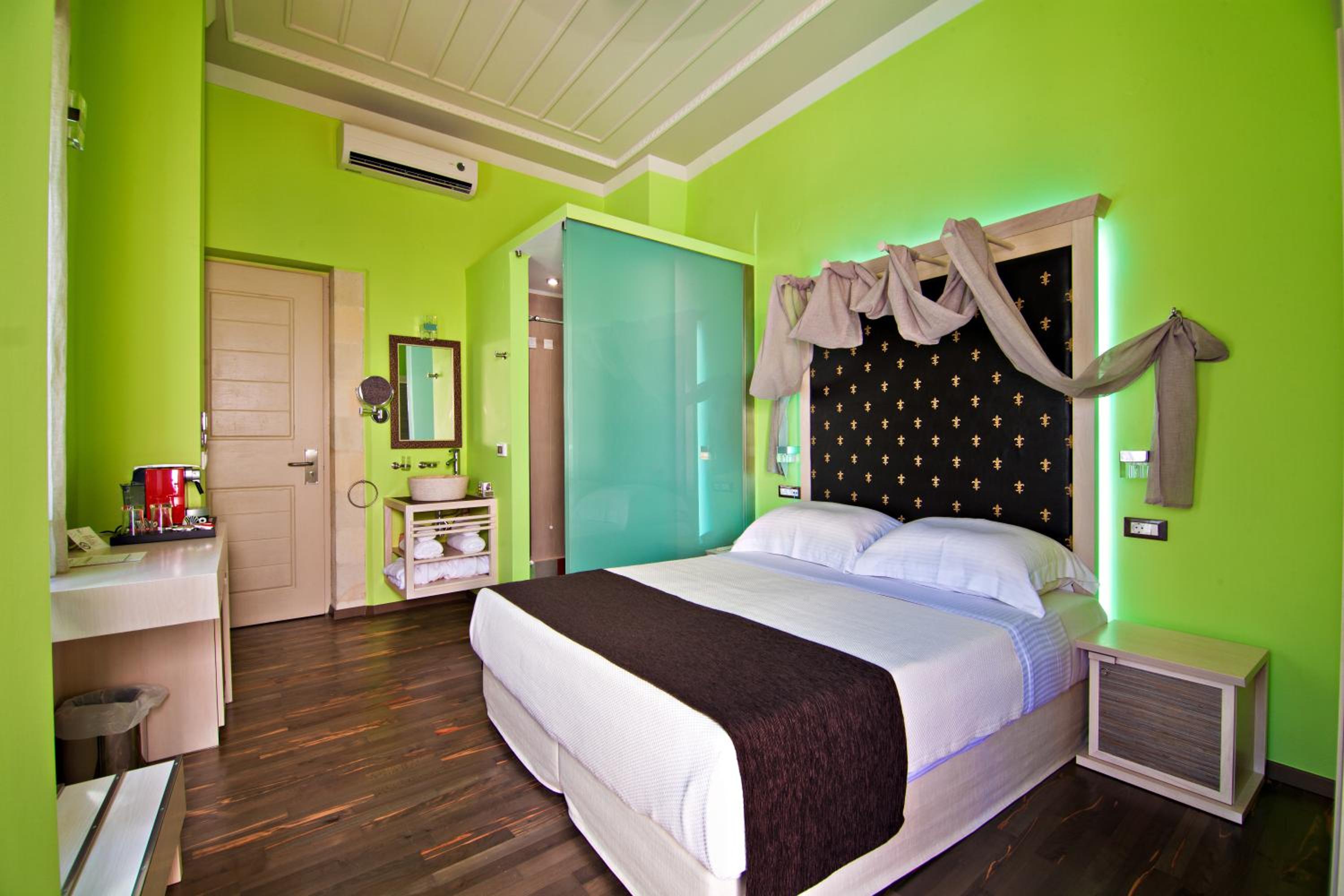 Superior Room - Photo 10