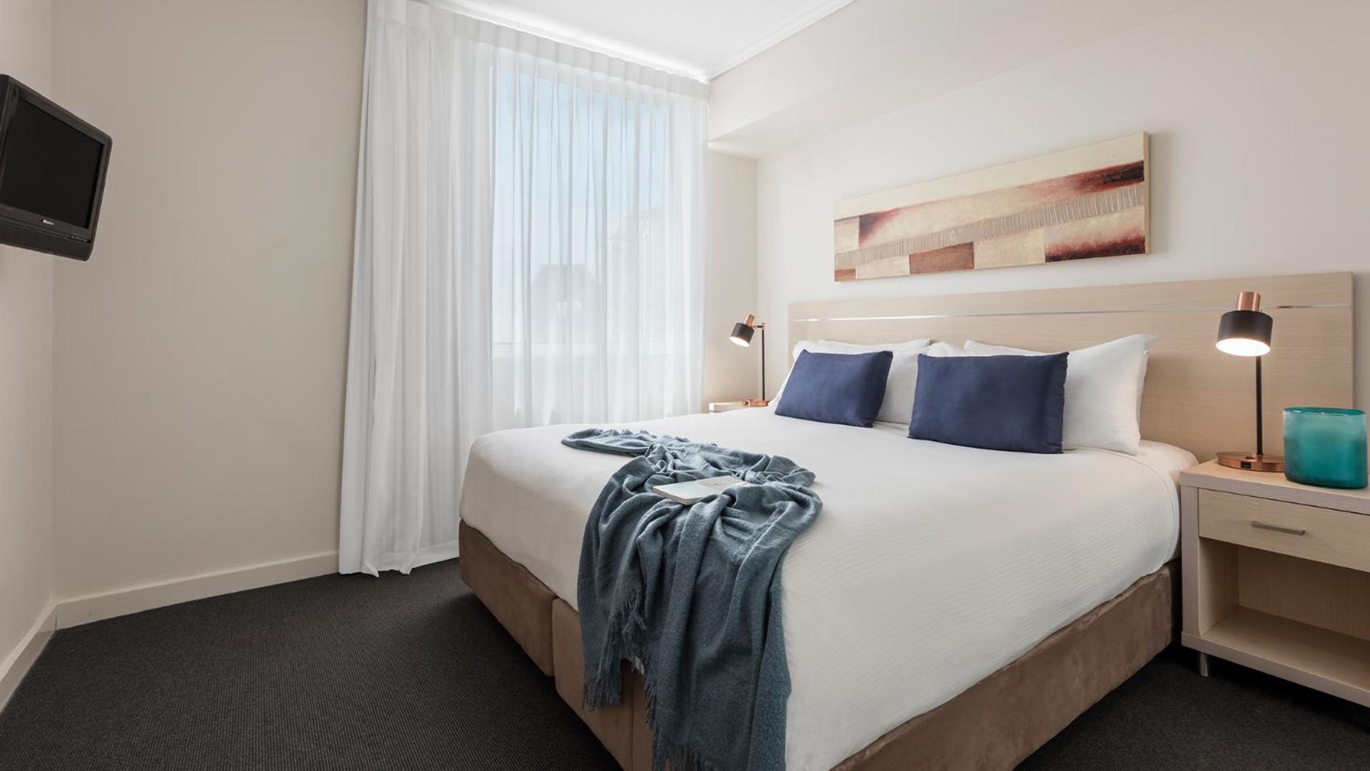 One-Bedroom Apartment - Photo 6