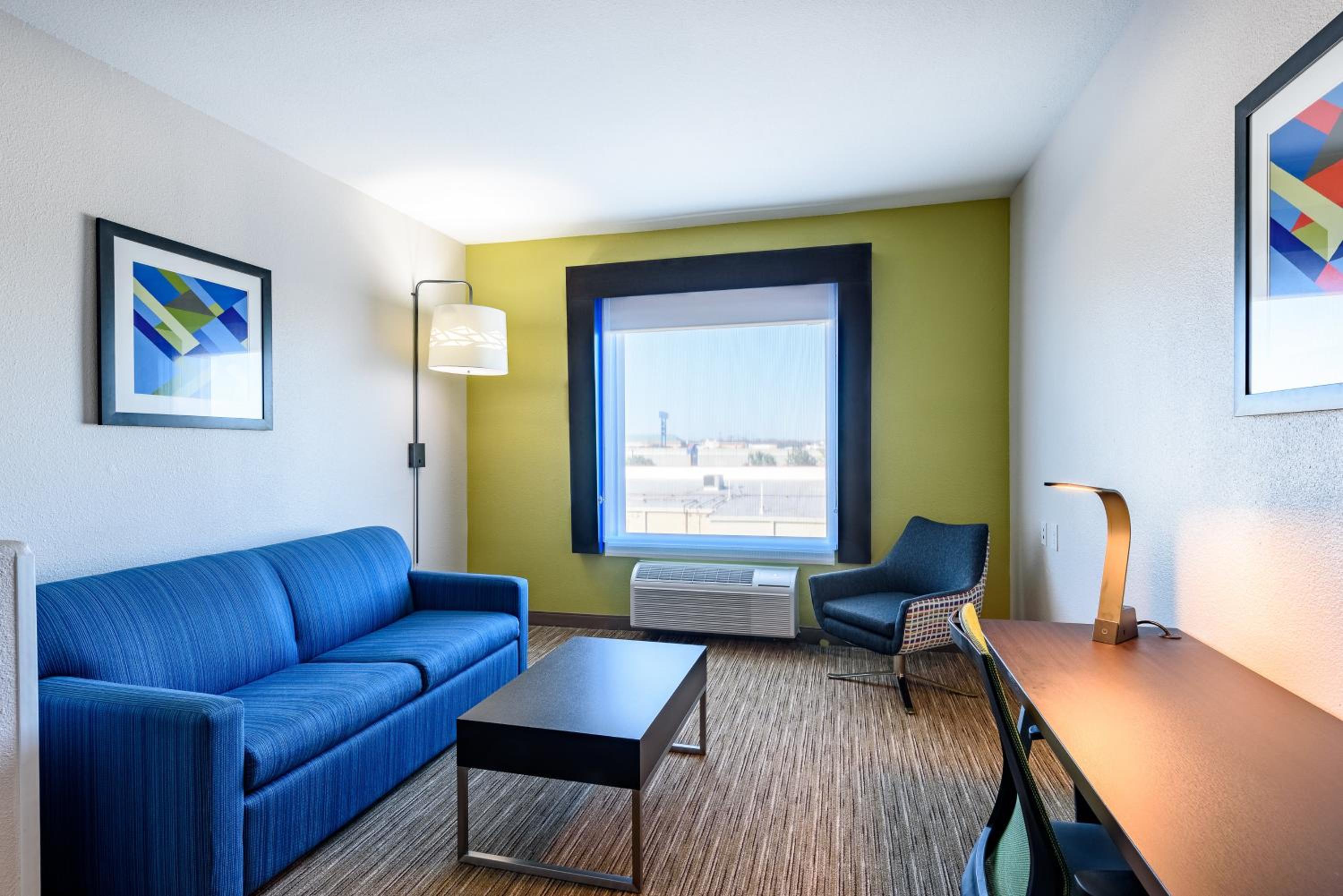 King Suite - Photo 2
