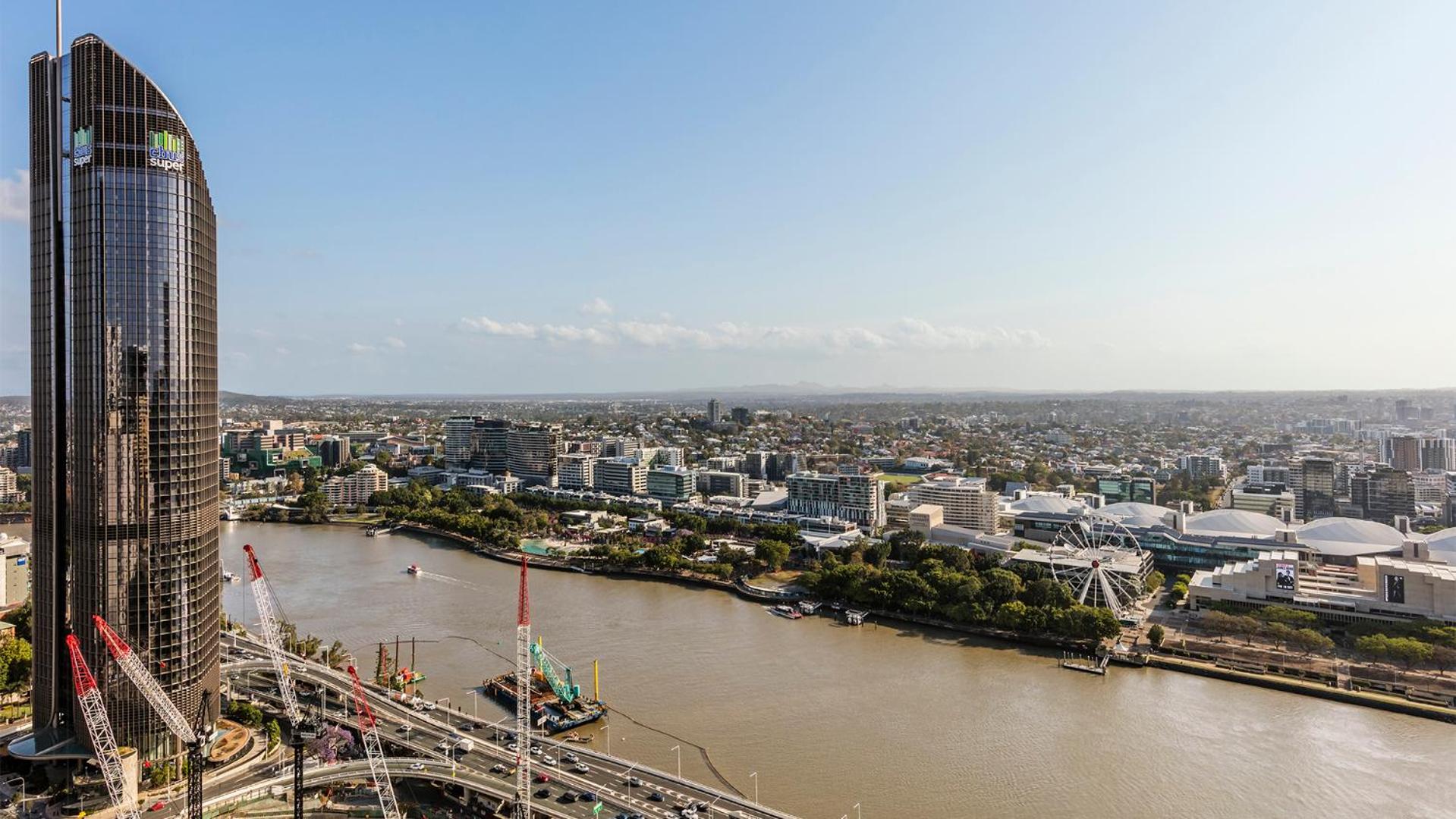 Three-Bedroom Apartment with River View - Photo 2