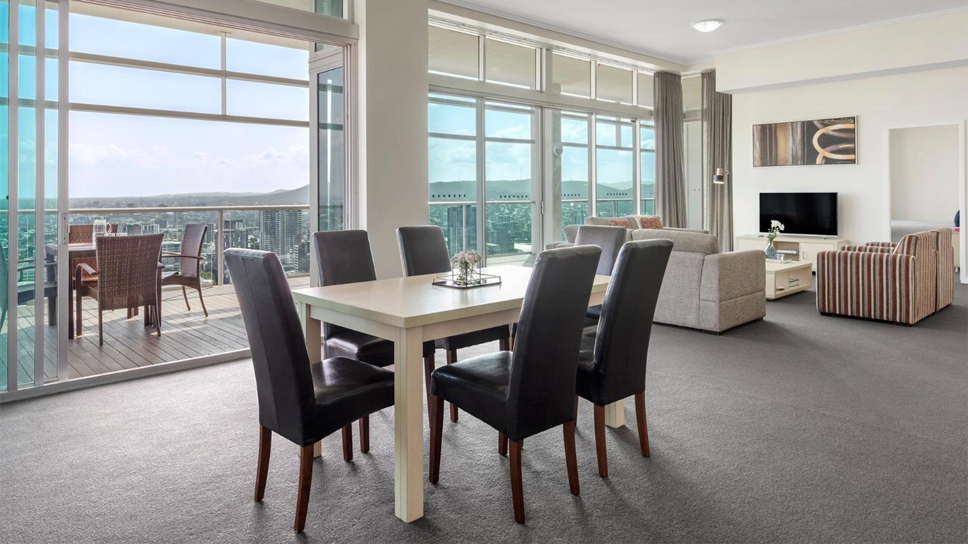Three-Bedroom Apartment with River View - Photo 20