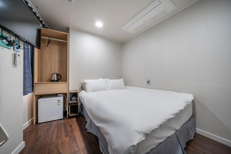 Double Room - Photo 3
