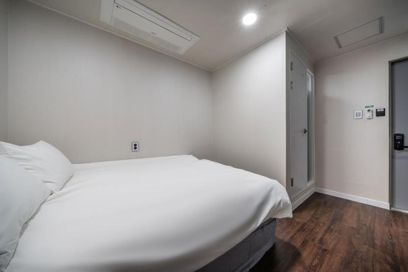 Double Room - Photo 2