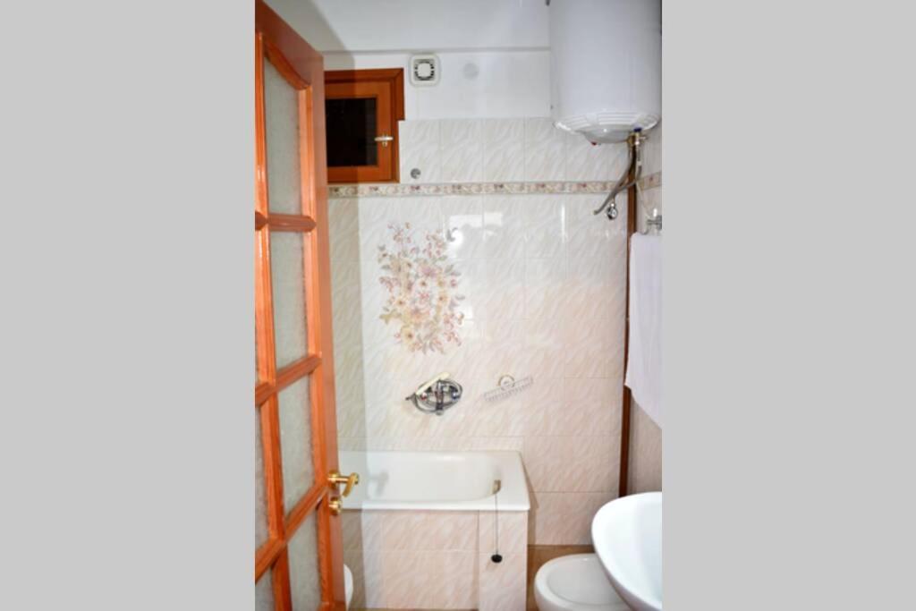 Three-Bedroom Apartment - Photo 34