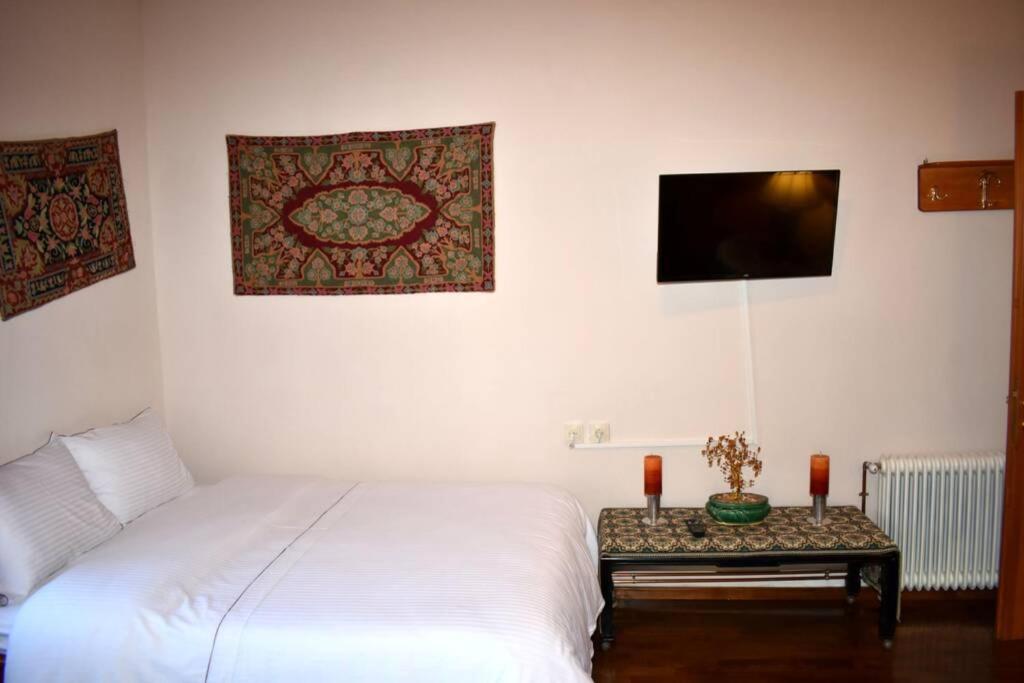 Three-Bedroom Apartment - Photo 20