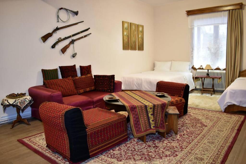 Three-Bedroom Apartment - Photo 23