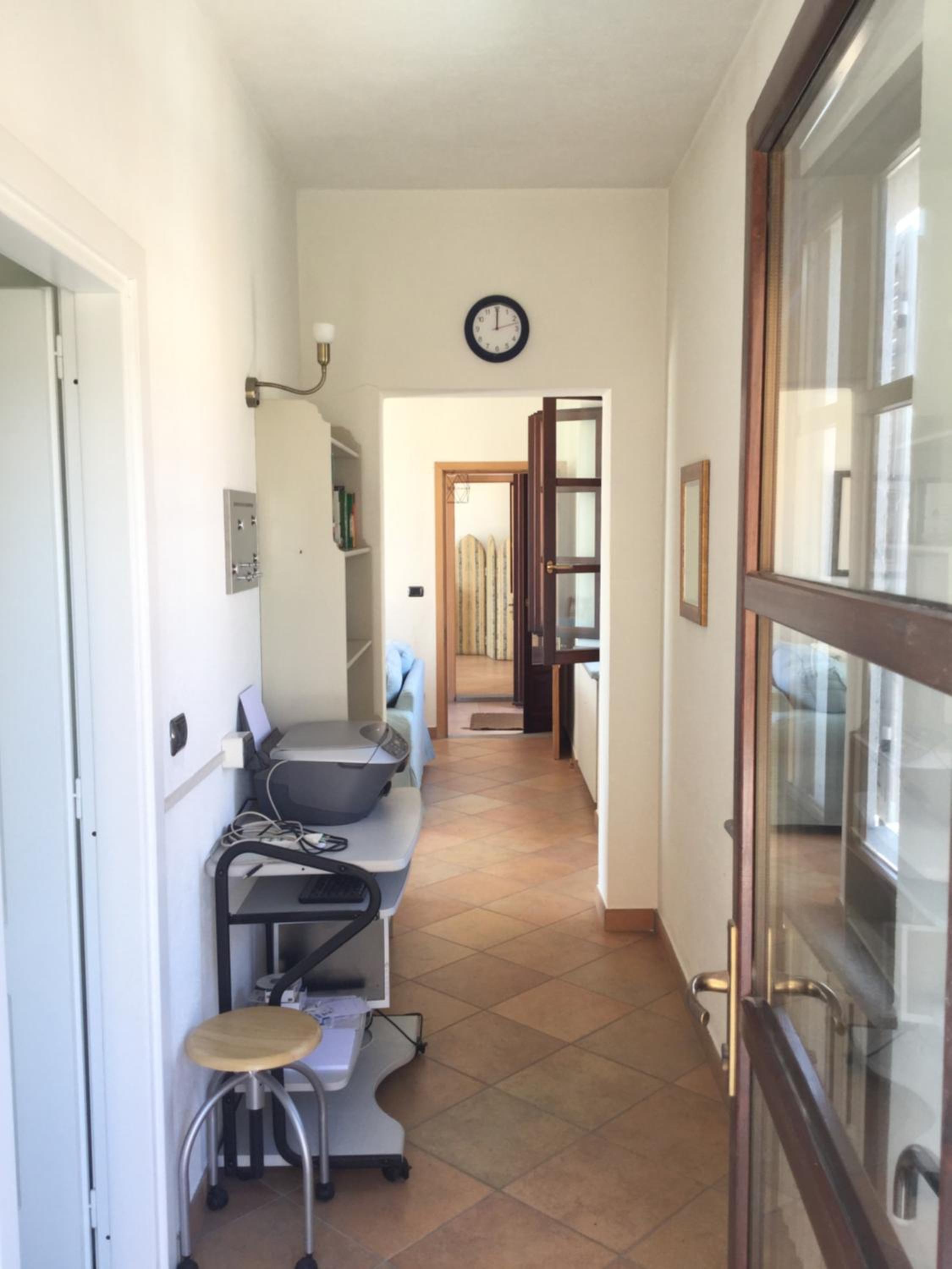 Executive Suite - Photo 12