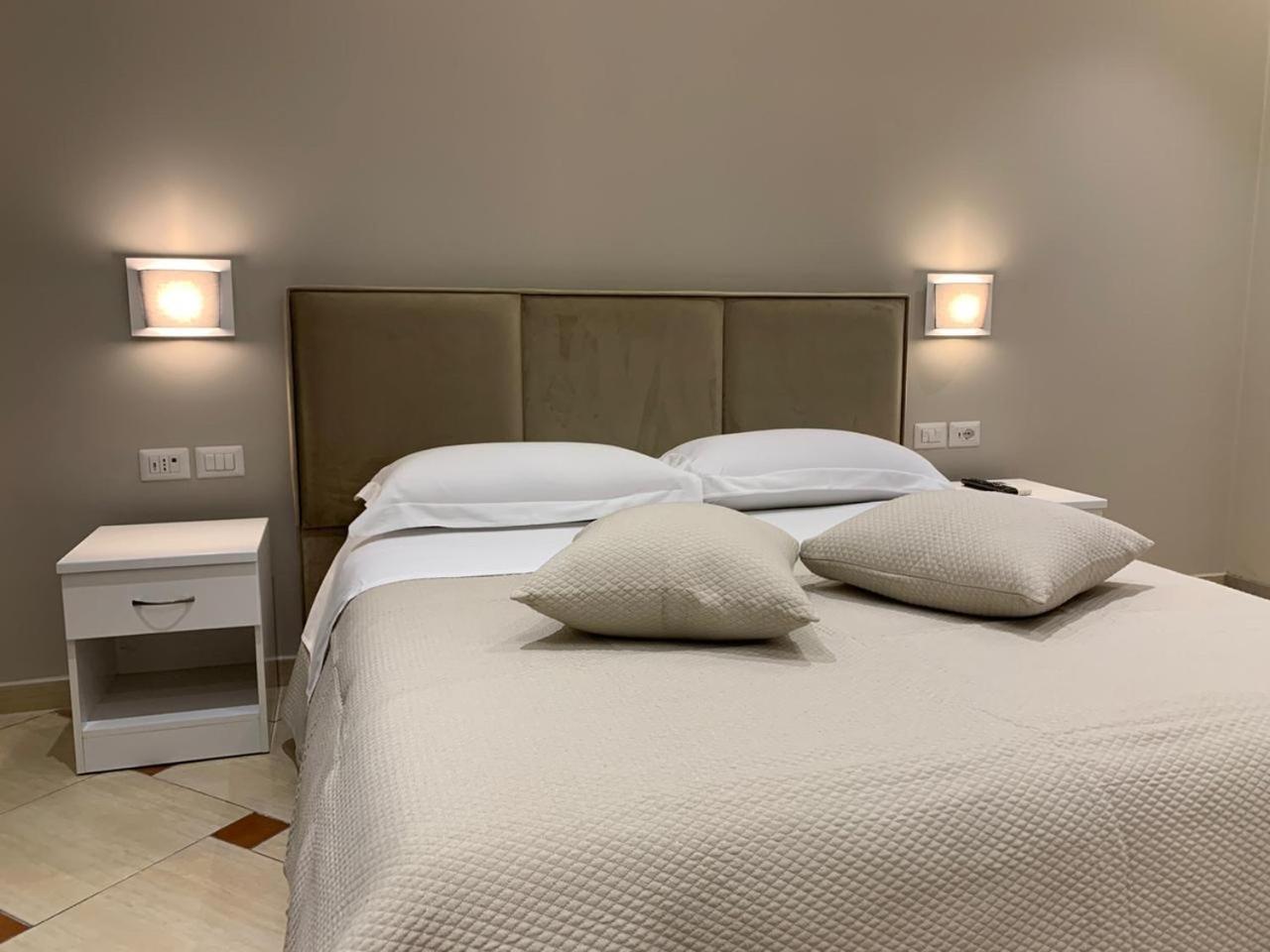 Deluxe Double Room With Balcony photo 2