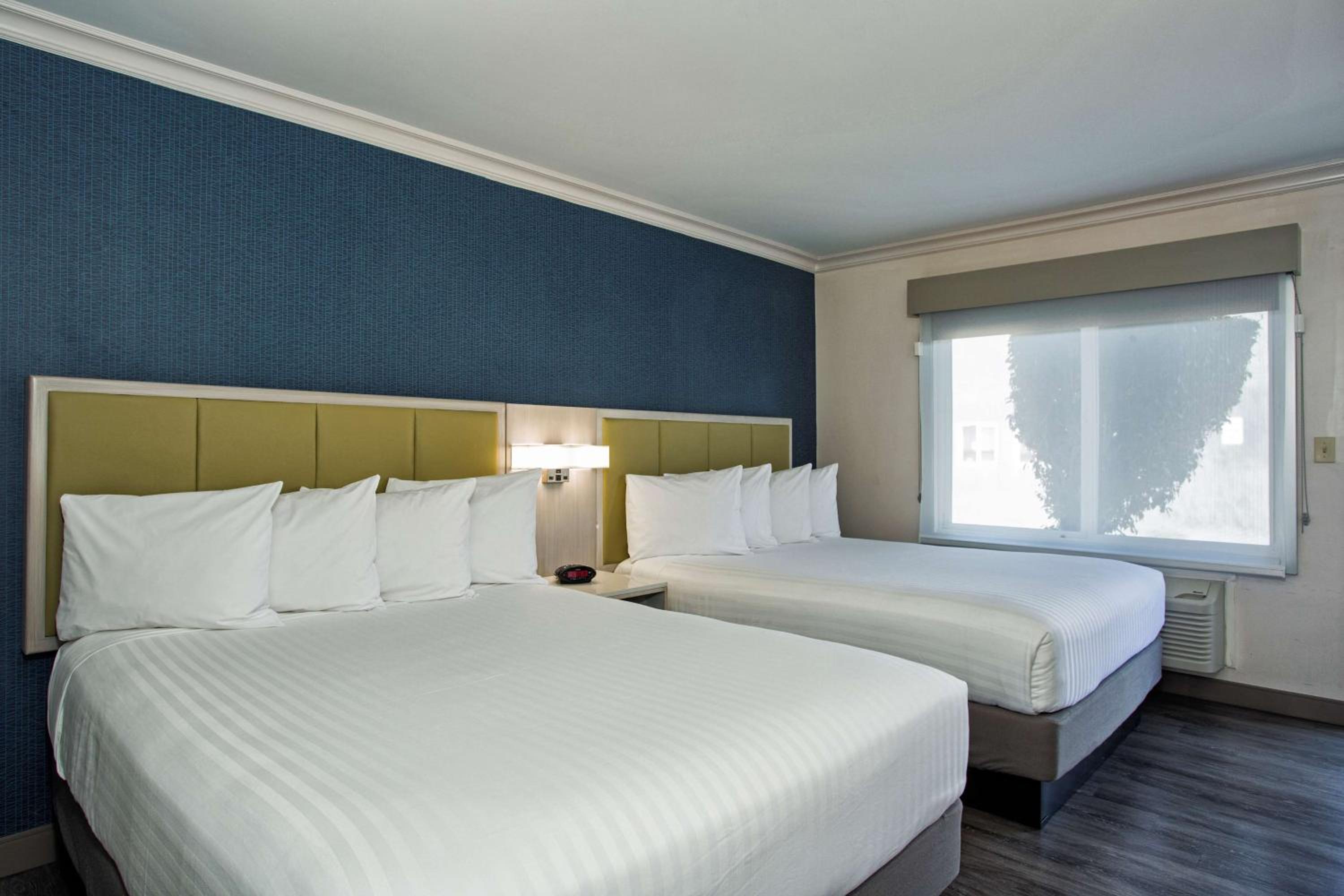 Queen Room with Two Queen Beds - Pet Friendly
