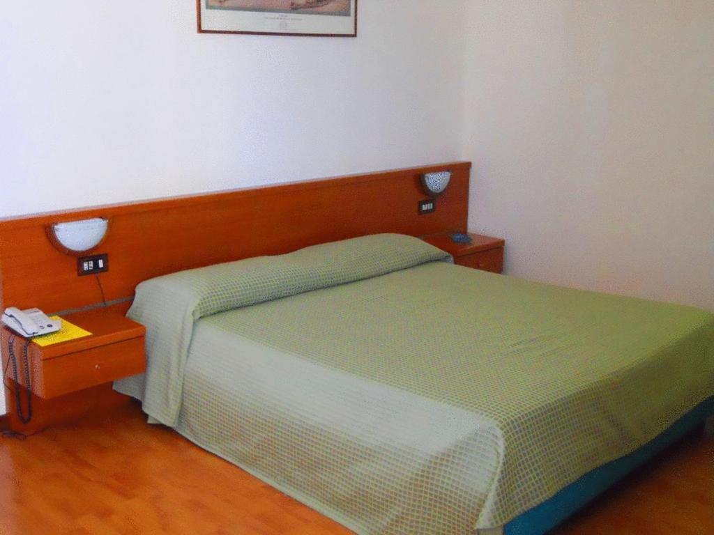 Double or Twin Room photo 1