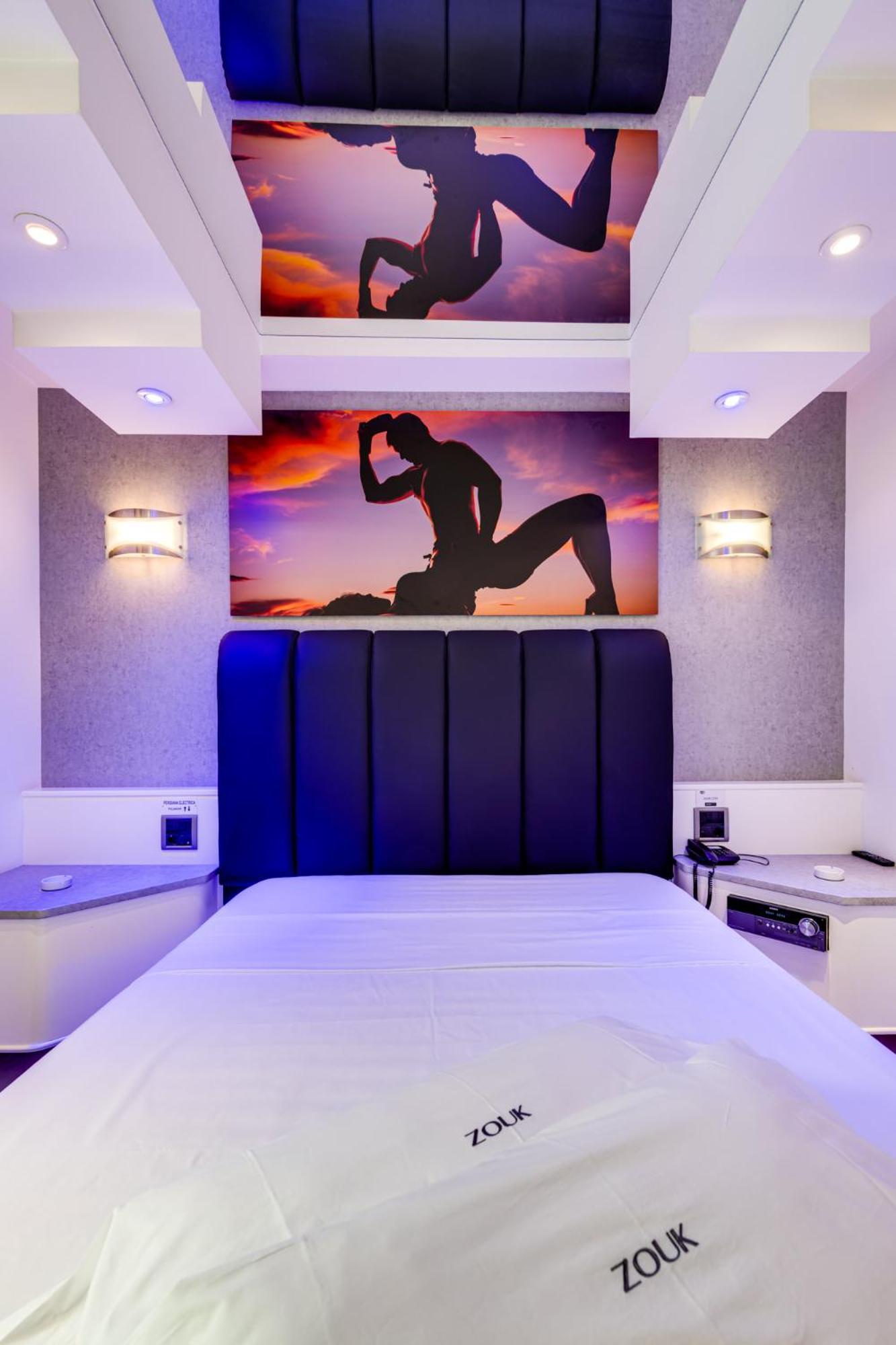Suite with Private Pool photo 2