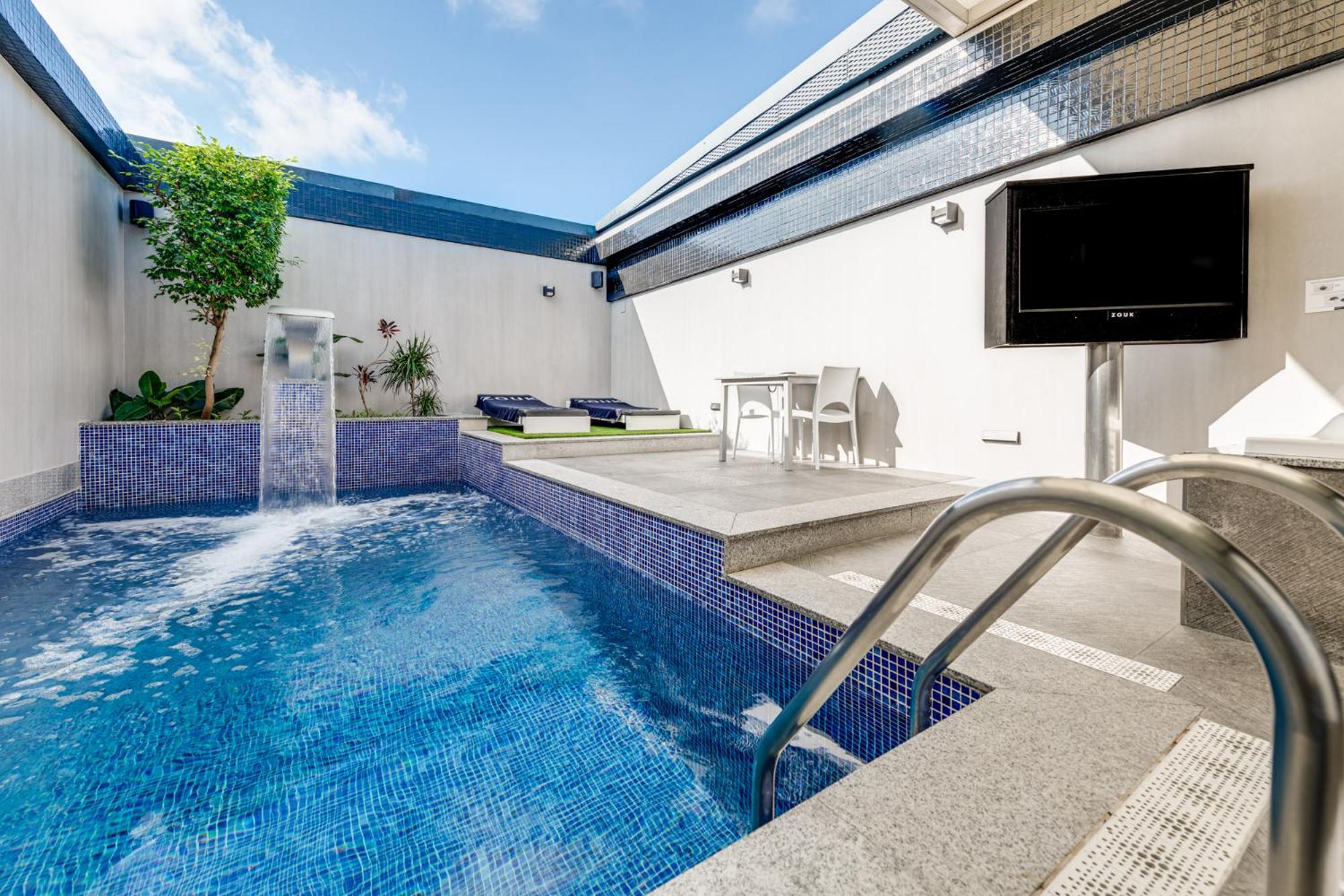 Superior Suite with Private Pool photo 2