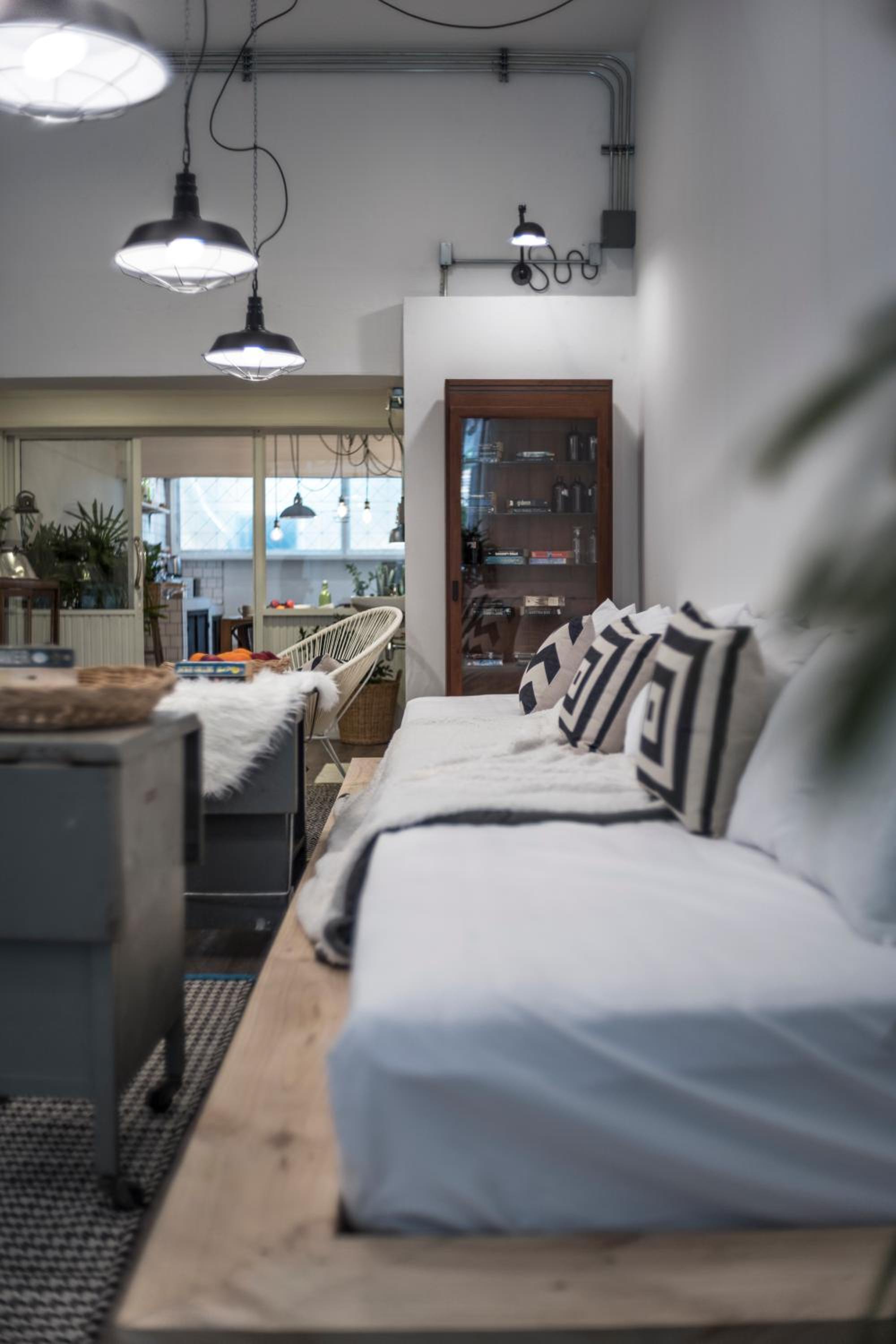 Three-Bedroom Townhouse - Photo 8