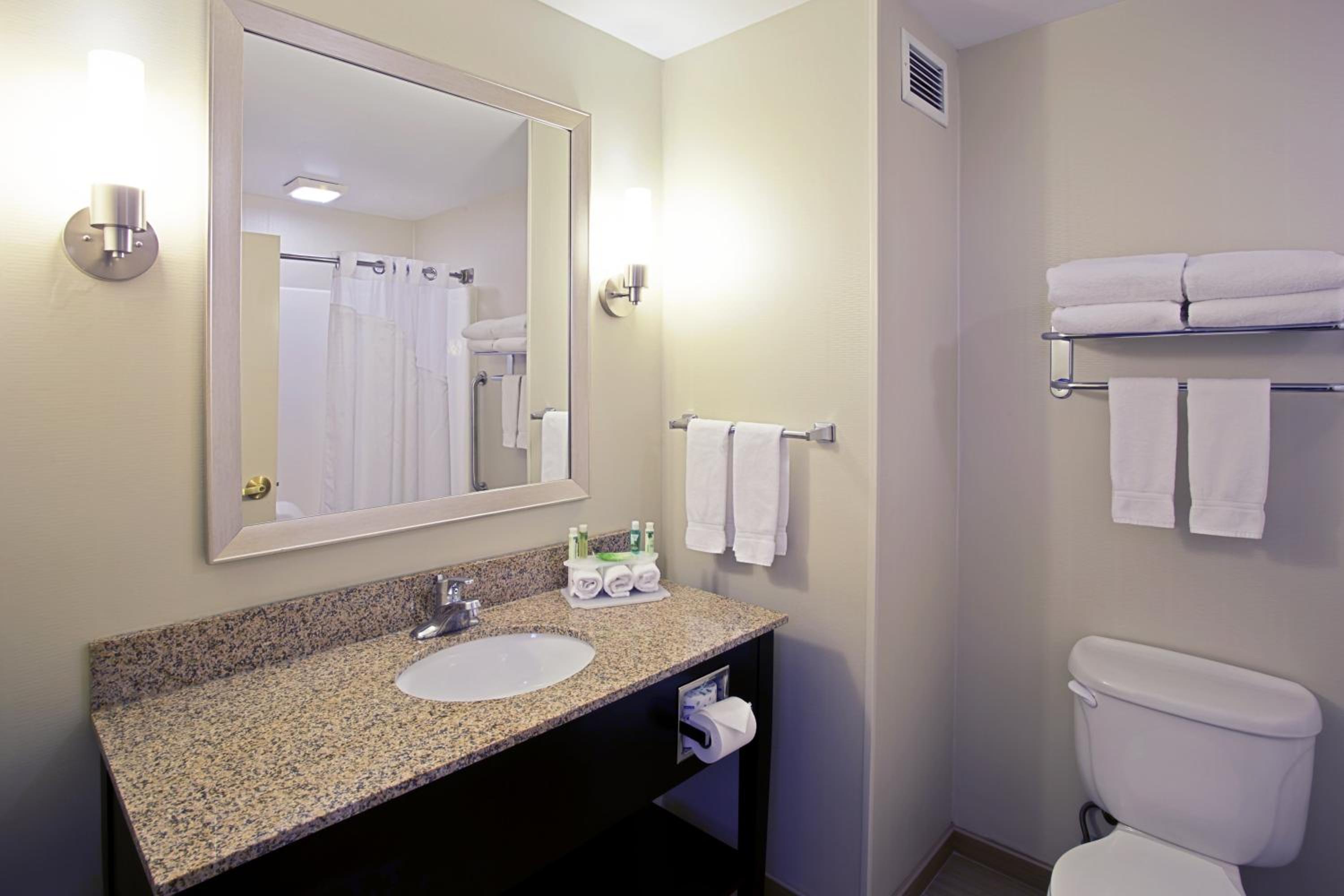 Standard King Room - Photo 2