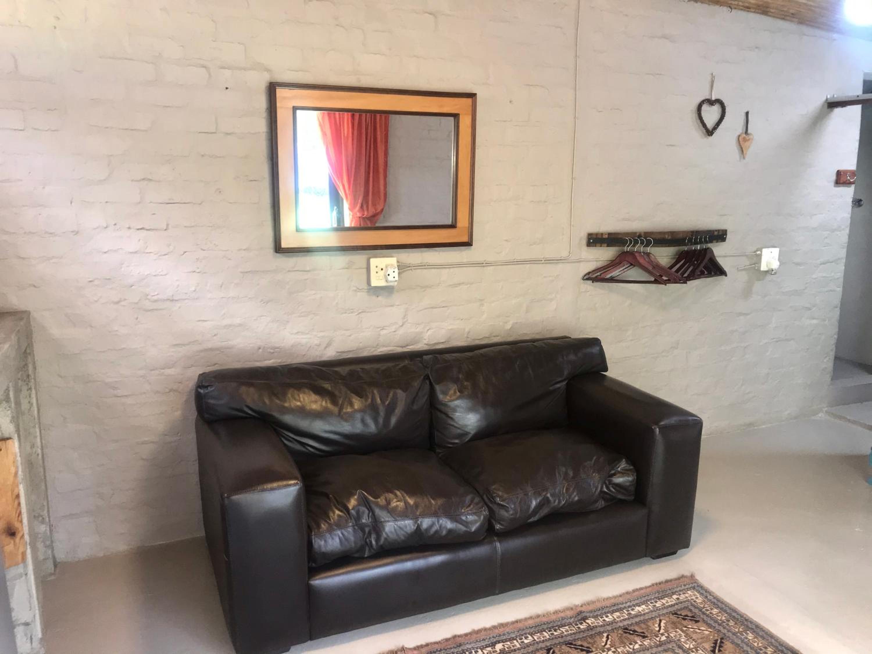 One-Bedroom Apartment - Photo 6