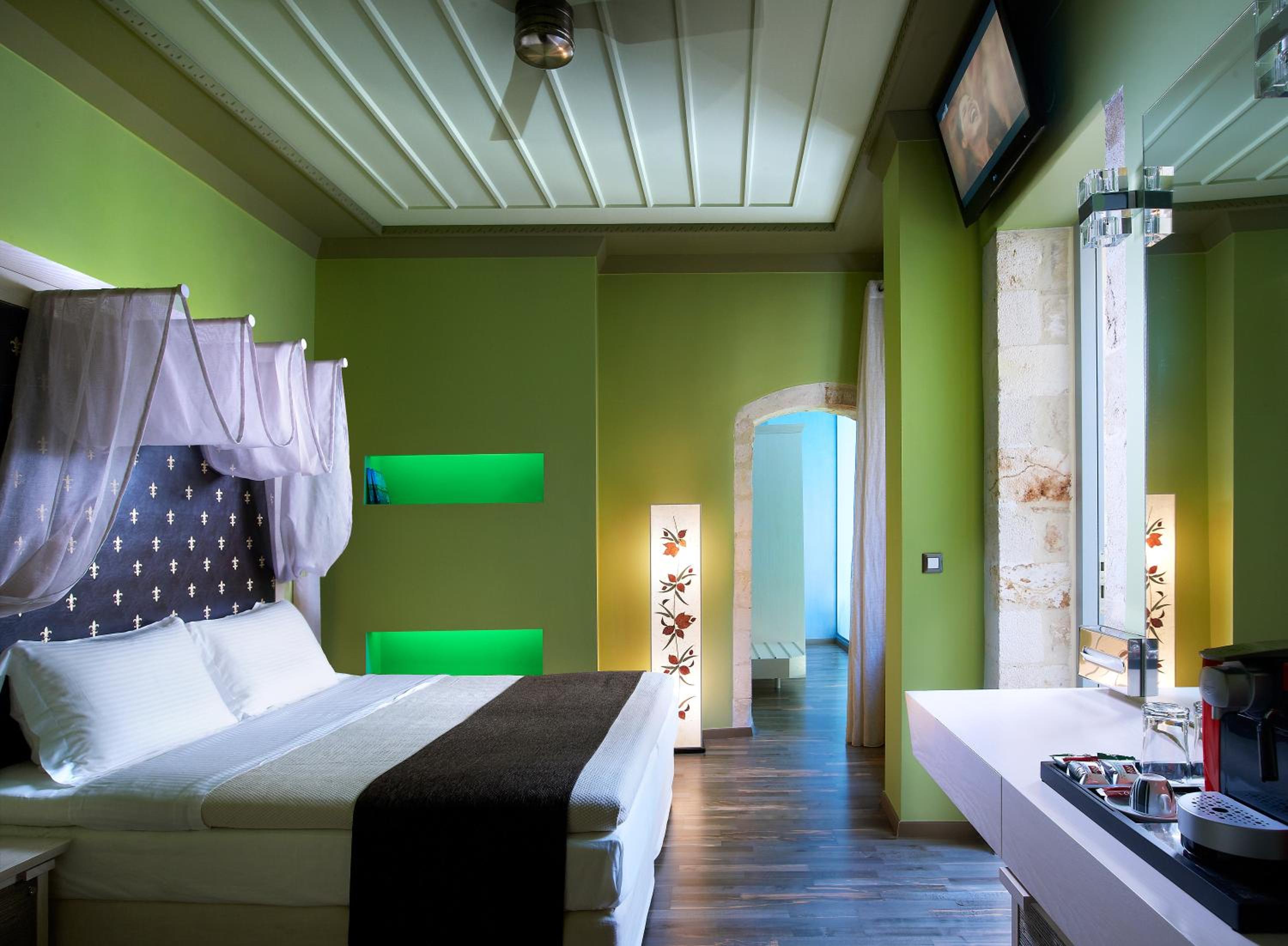 One-Bedroom Suite - Photo 8