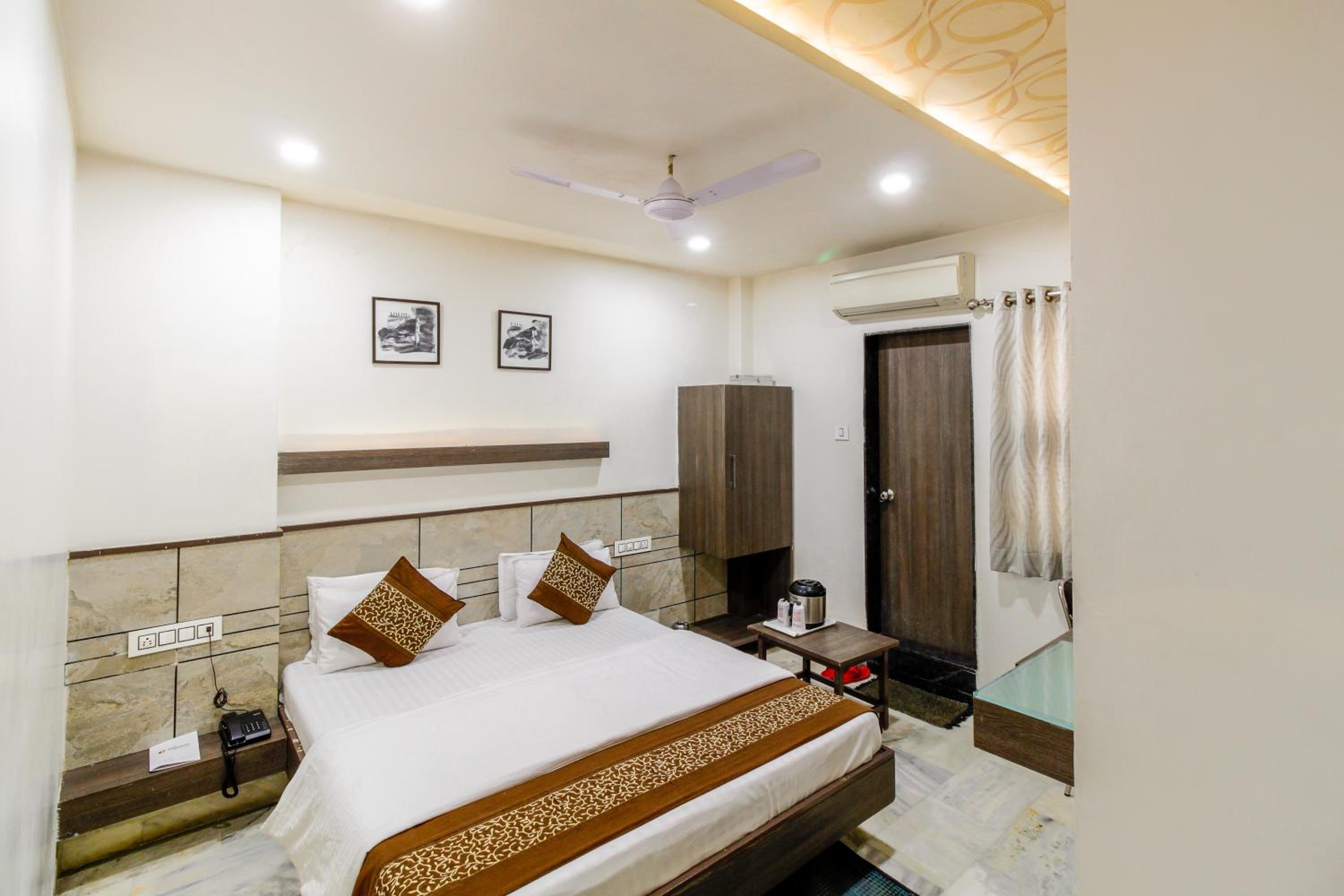 Standard Double or Twin Room - Photo 1