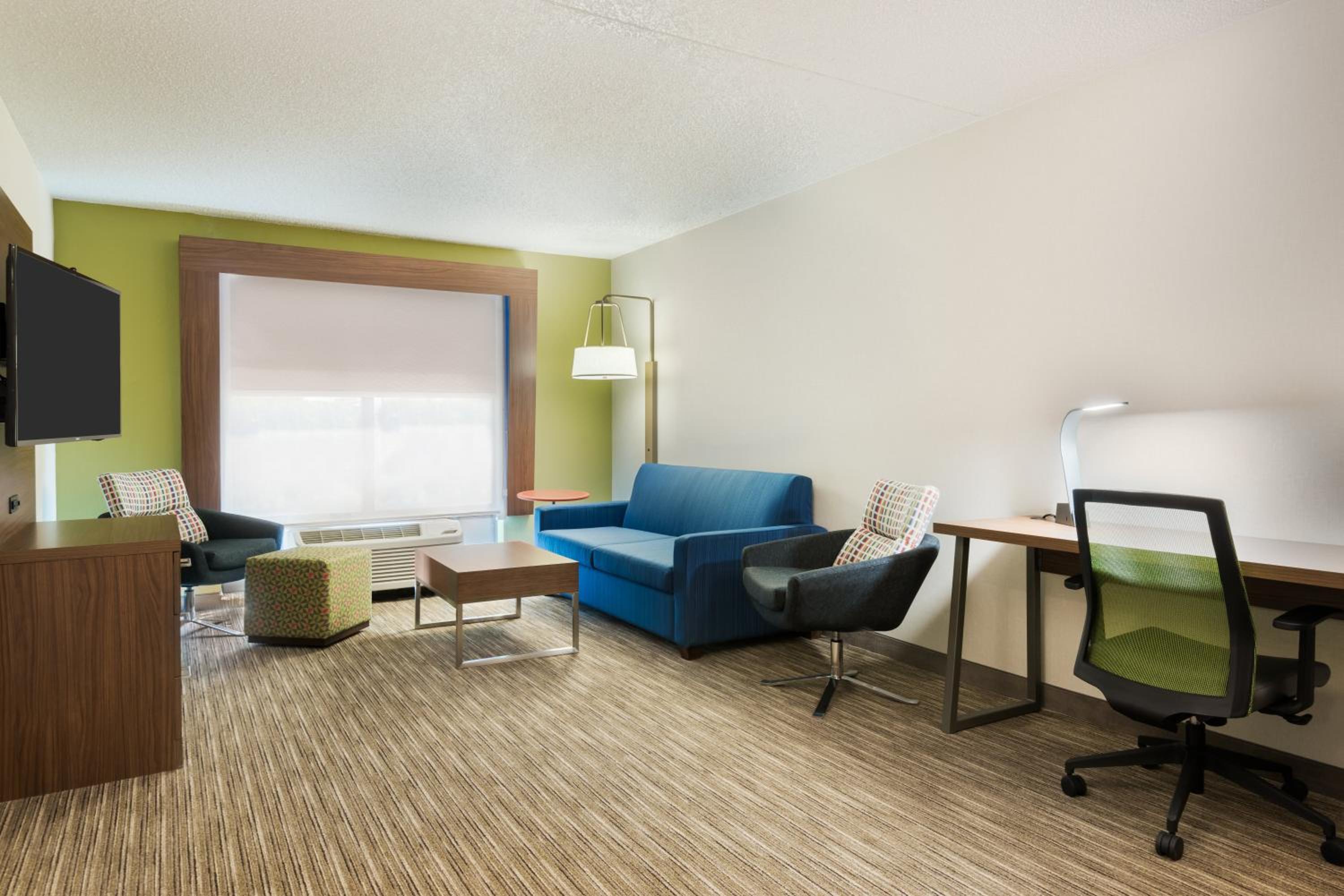 Suite with Two Beds - Non-Smoking
