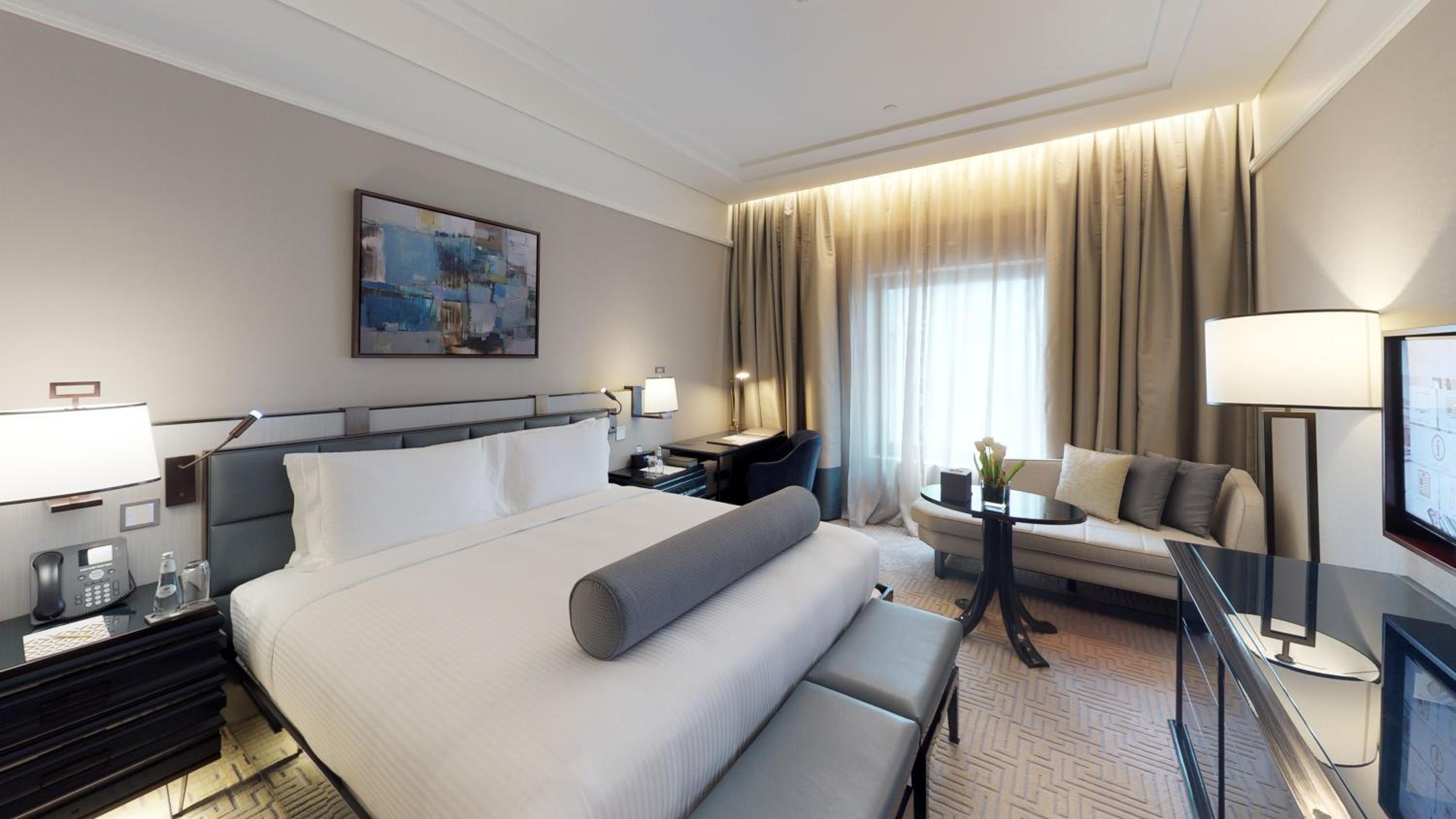 Executive King Room - Photo 2