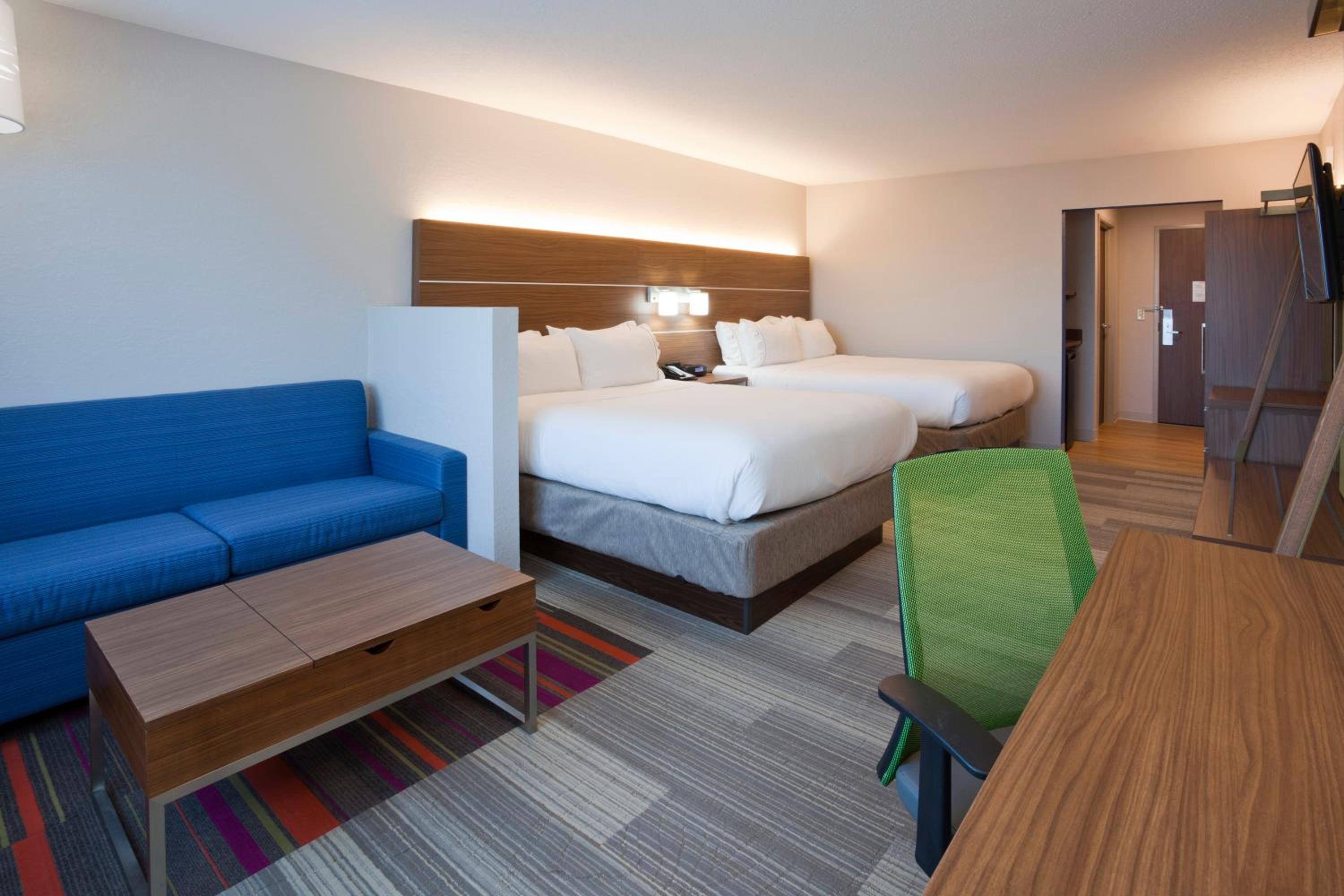 Suite with Two Queen Beds - Photo 1