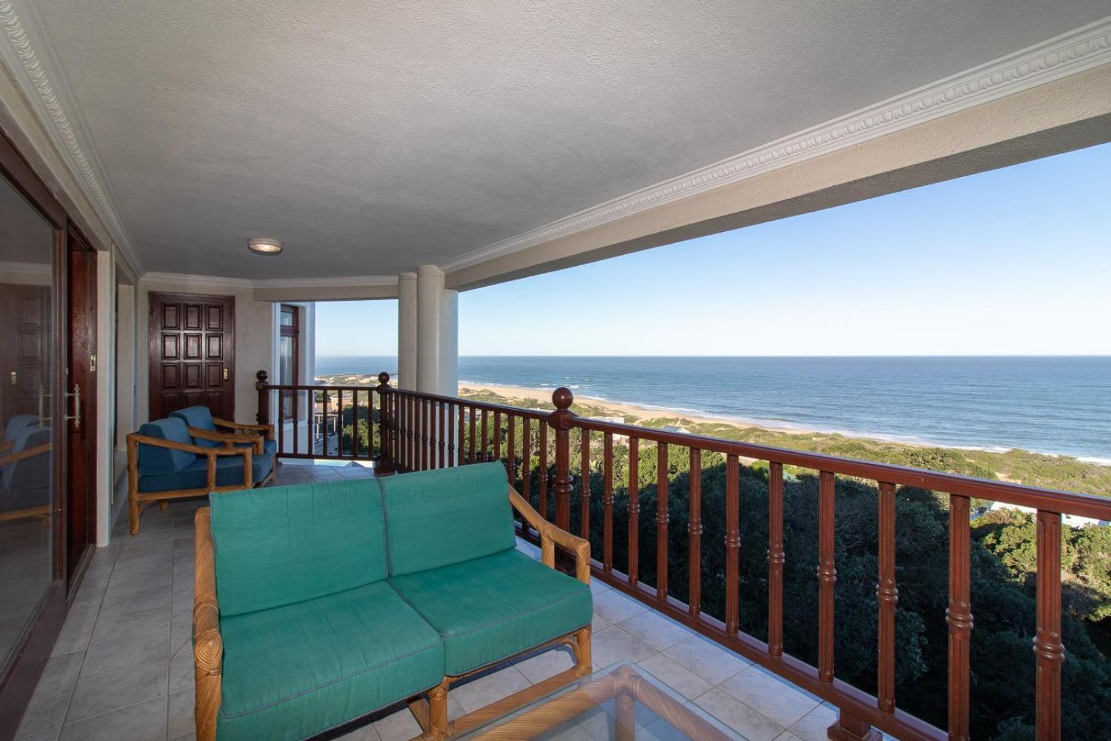 Queen Room with Sea View - Photo 3