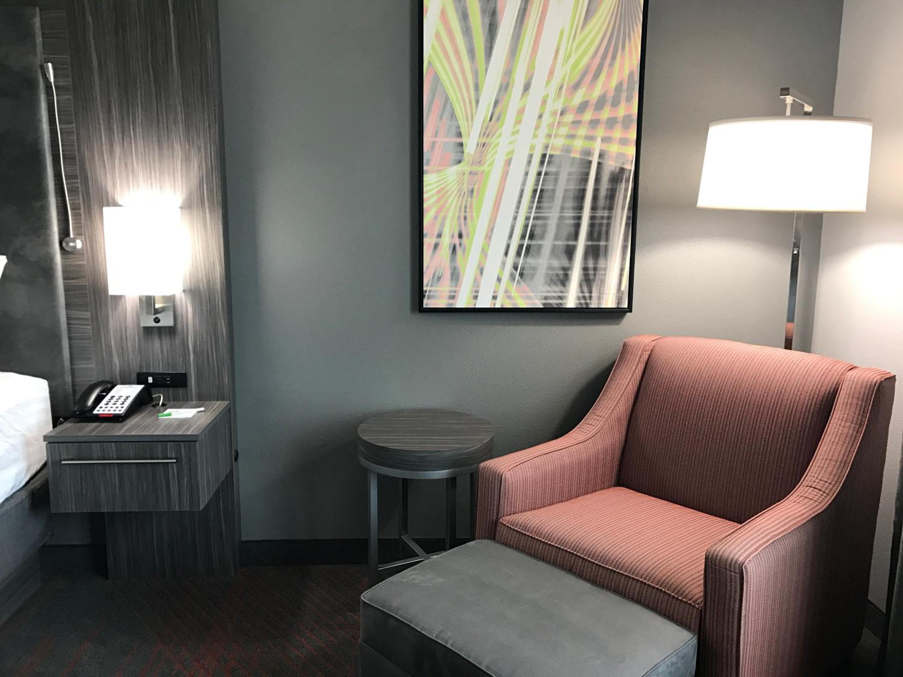 Premium Queen Room with Two Queen Beds photo 2