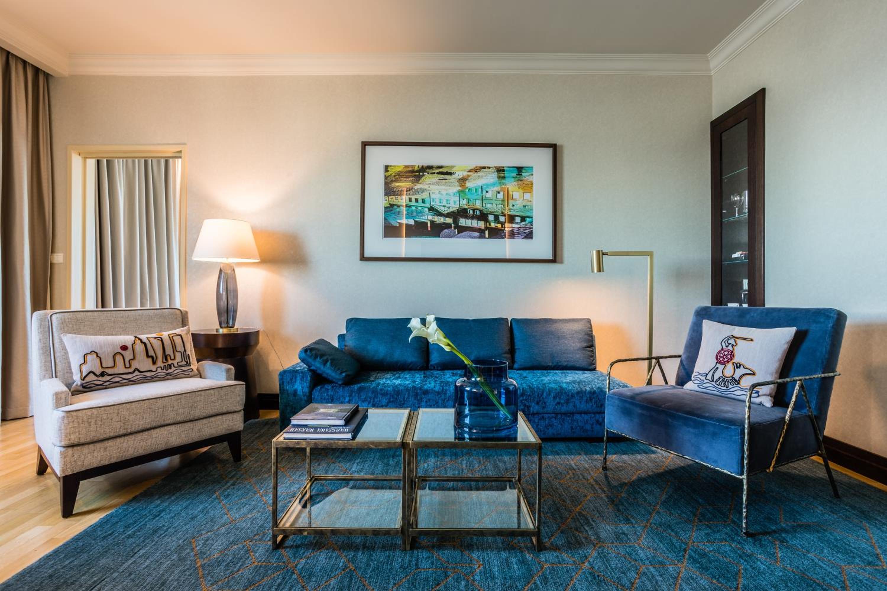 One-Bedroom Suite - Photo 8
