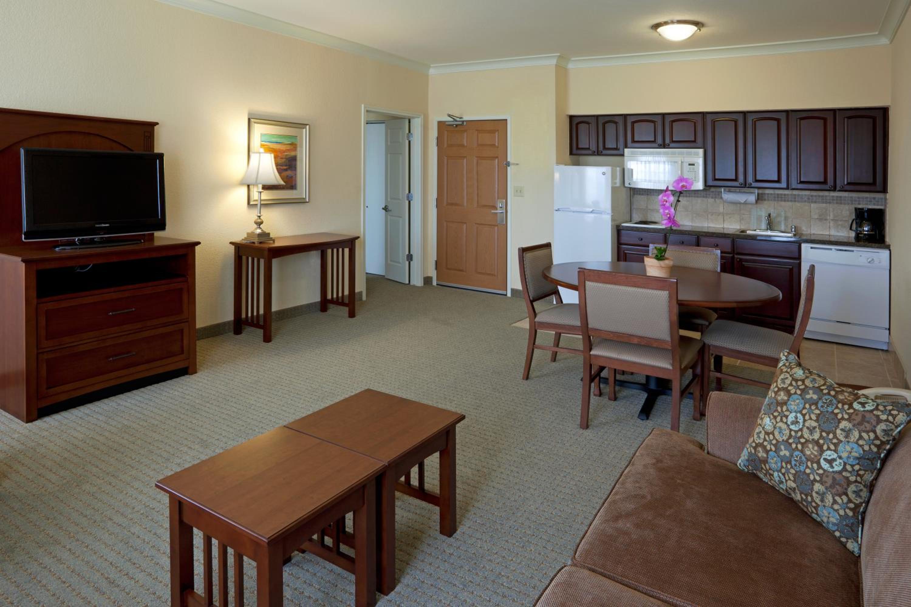 One-Bedroom Suite - Photo 1