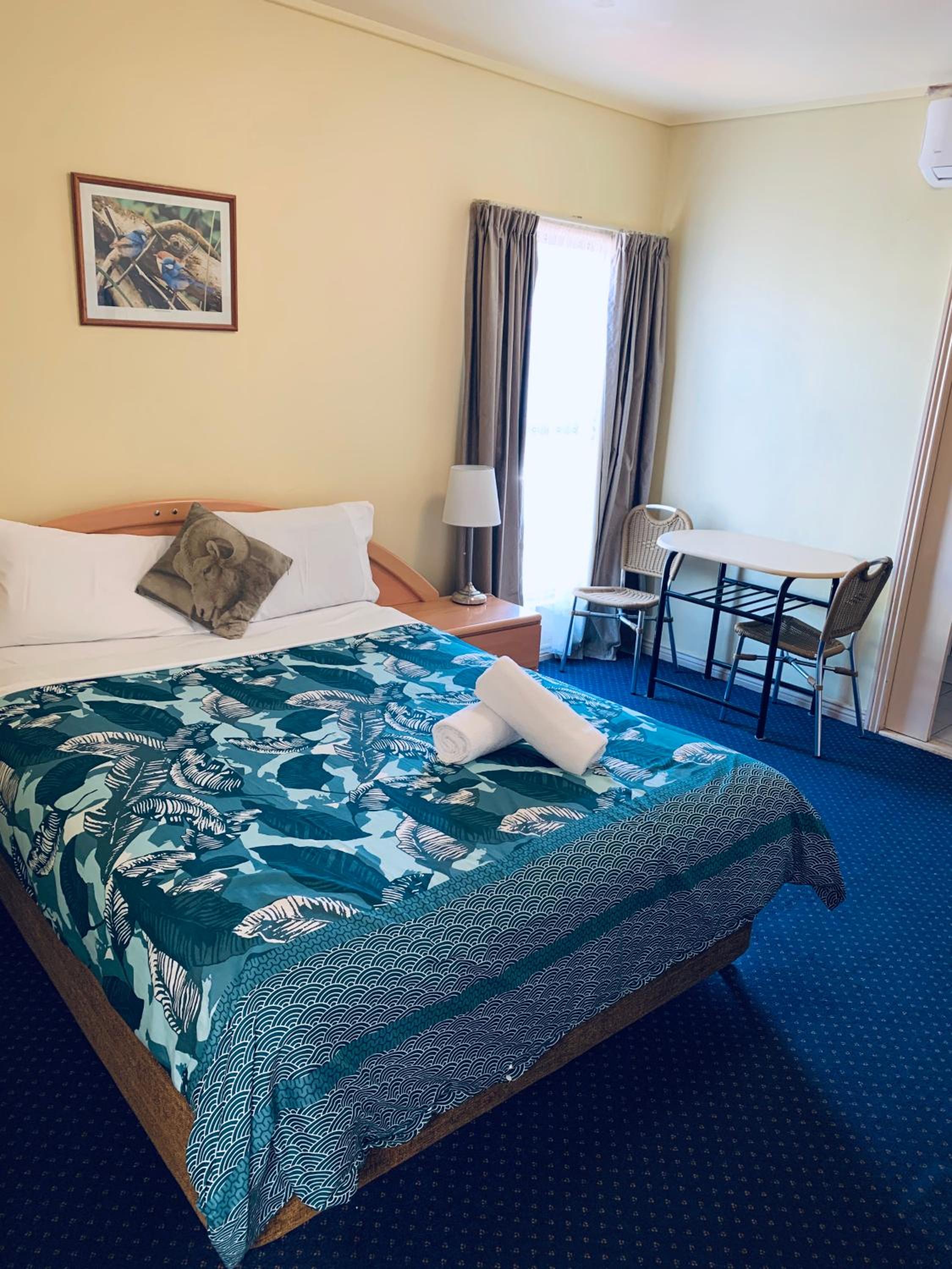 Queen Room - Photo 12