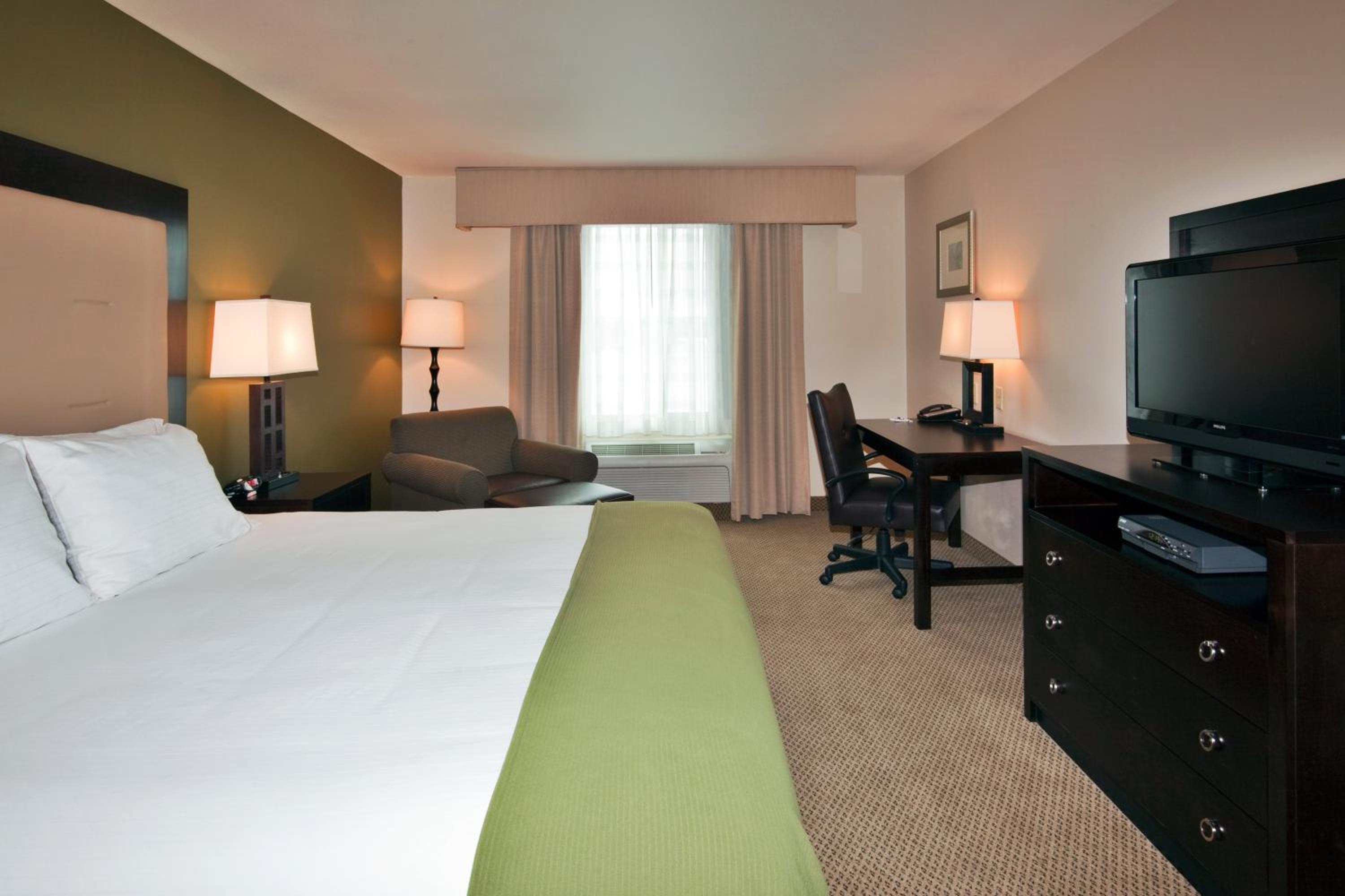 Standard King Room - Photo 1