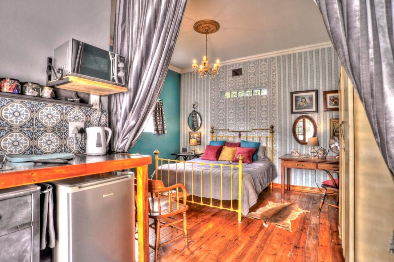 Deluxe Double Room with Shower - Photo 7
