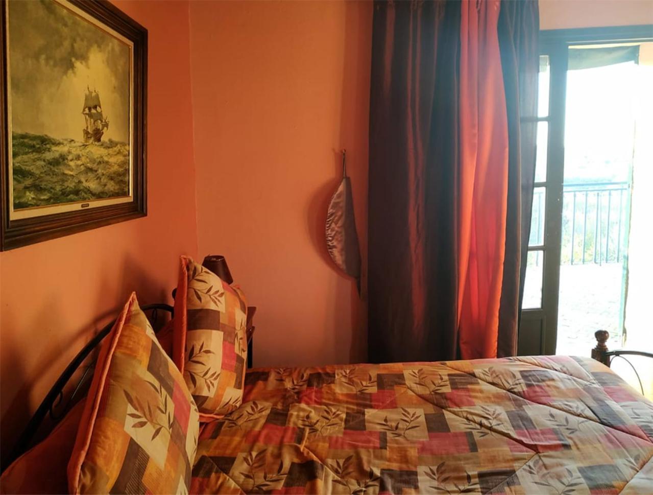 Double Room with Balcony - Photo 4