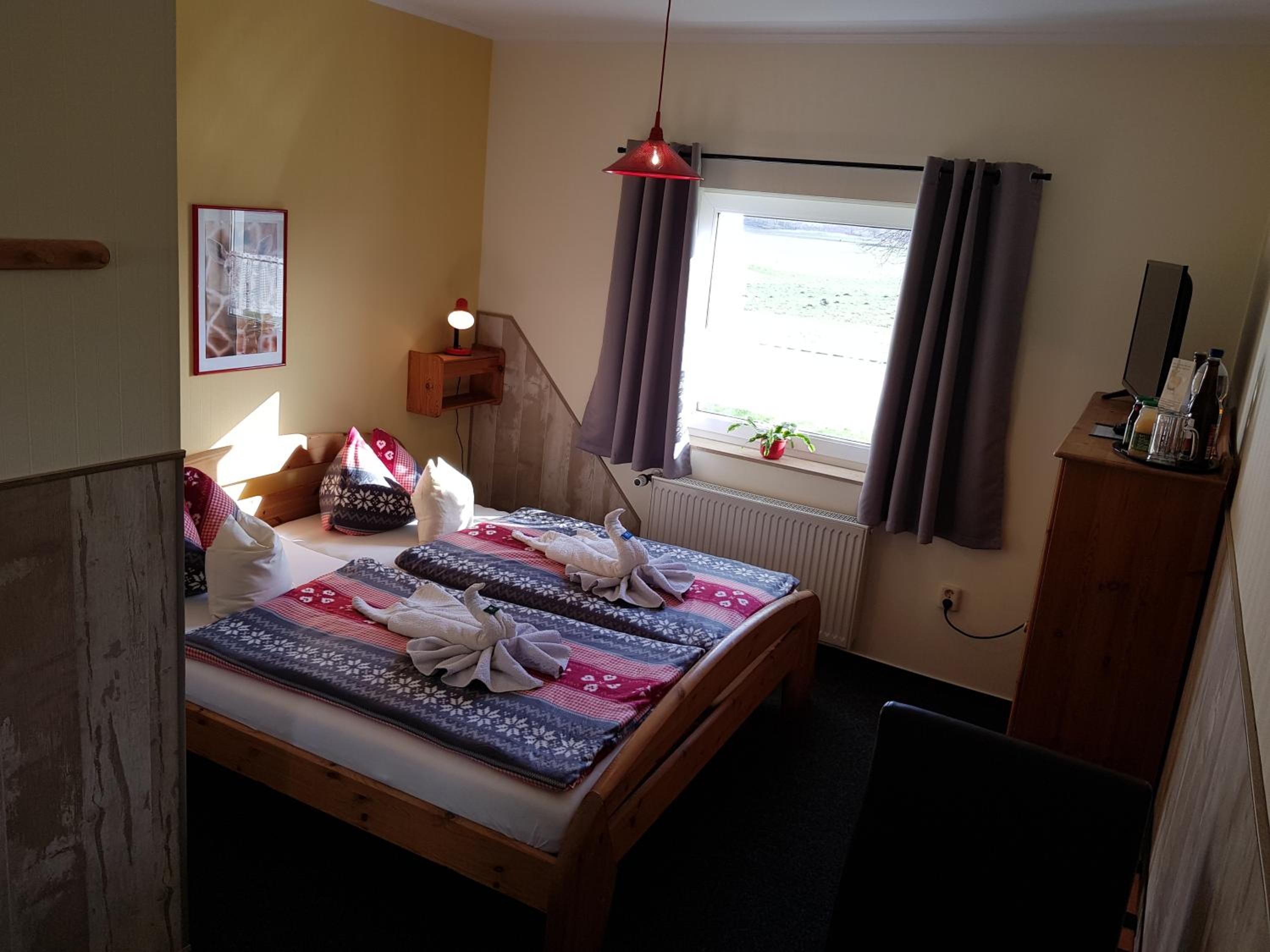 Standard Double Room - Photo 8
