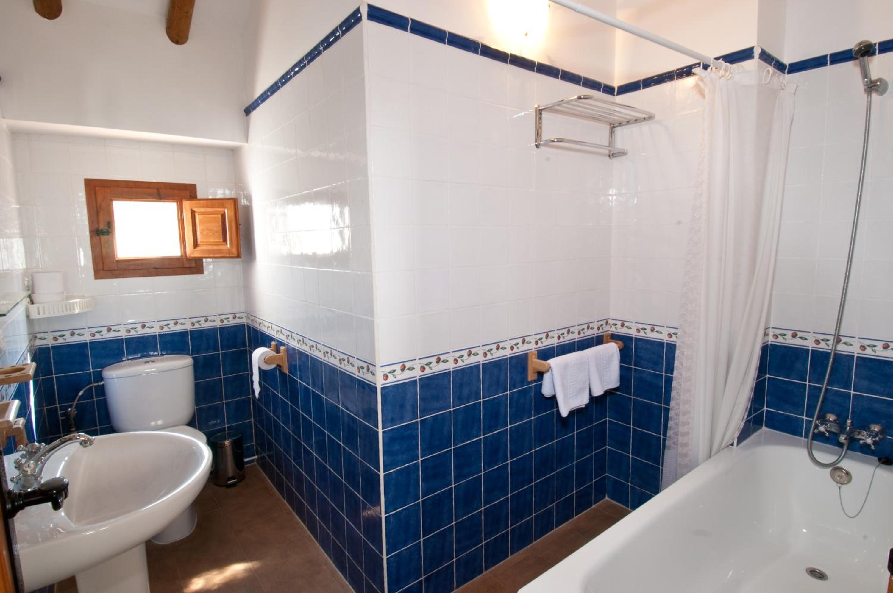 Three-Bedroom House photo 3