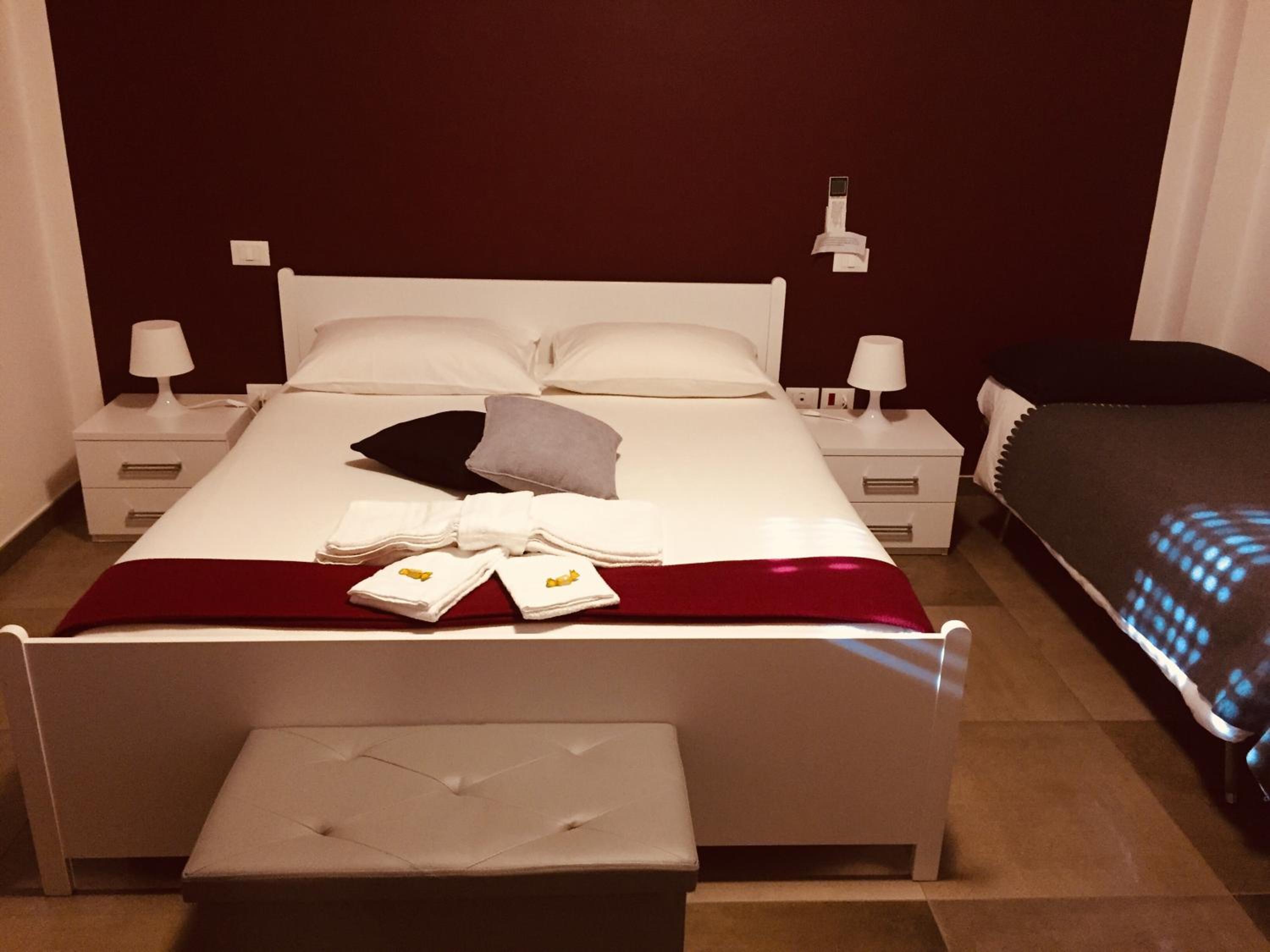 Large Double Room photo 1