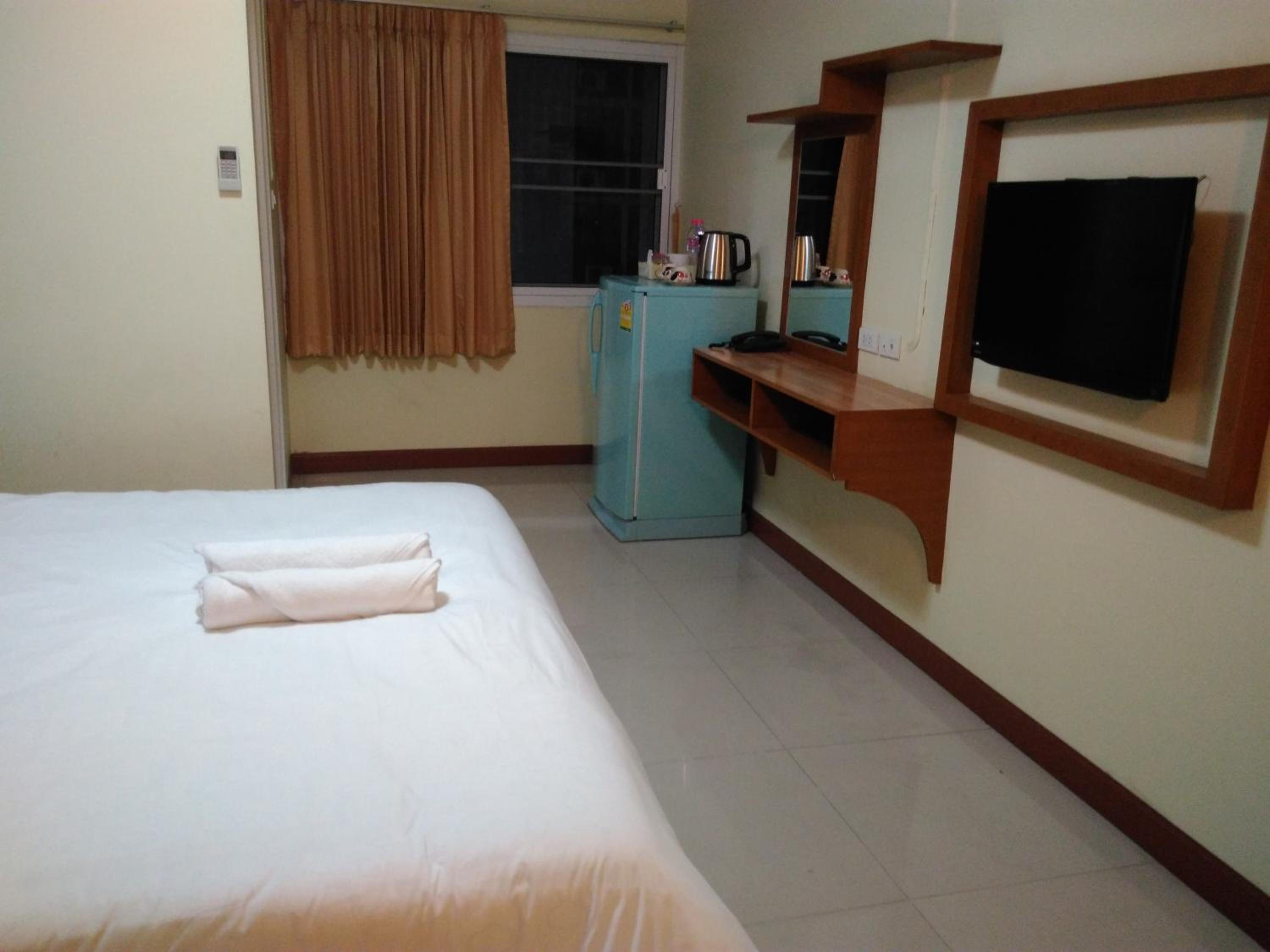 Standard Double Room - Photo 8