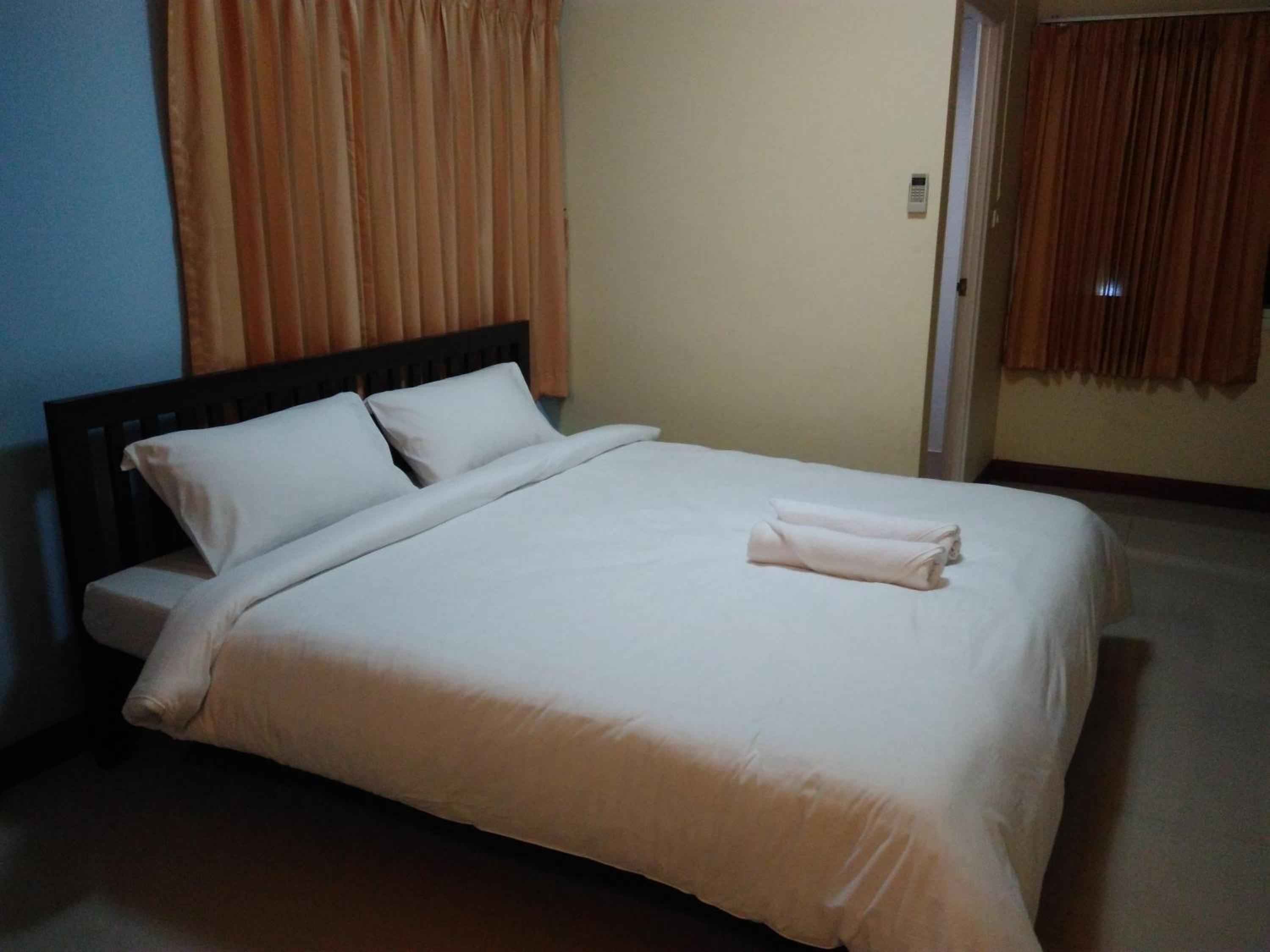 Standard Double Room - Photo 10