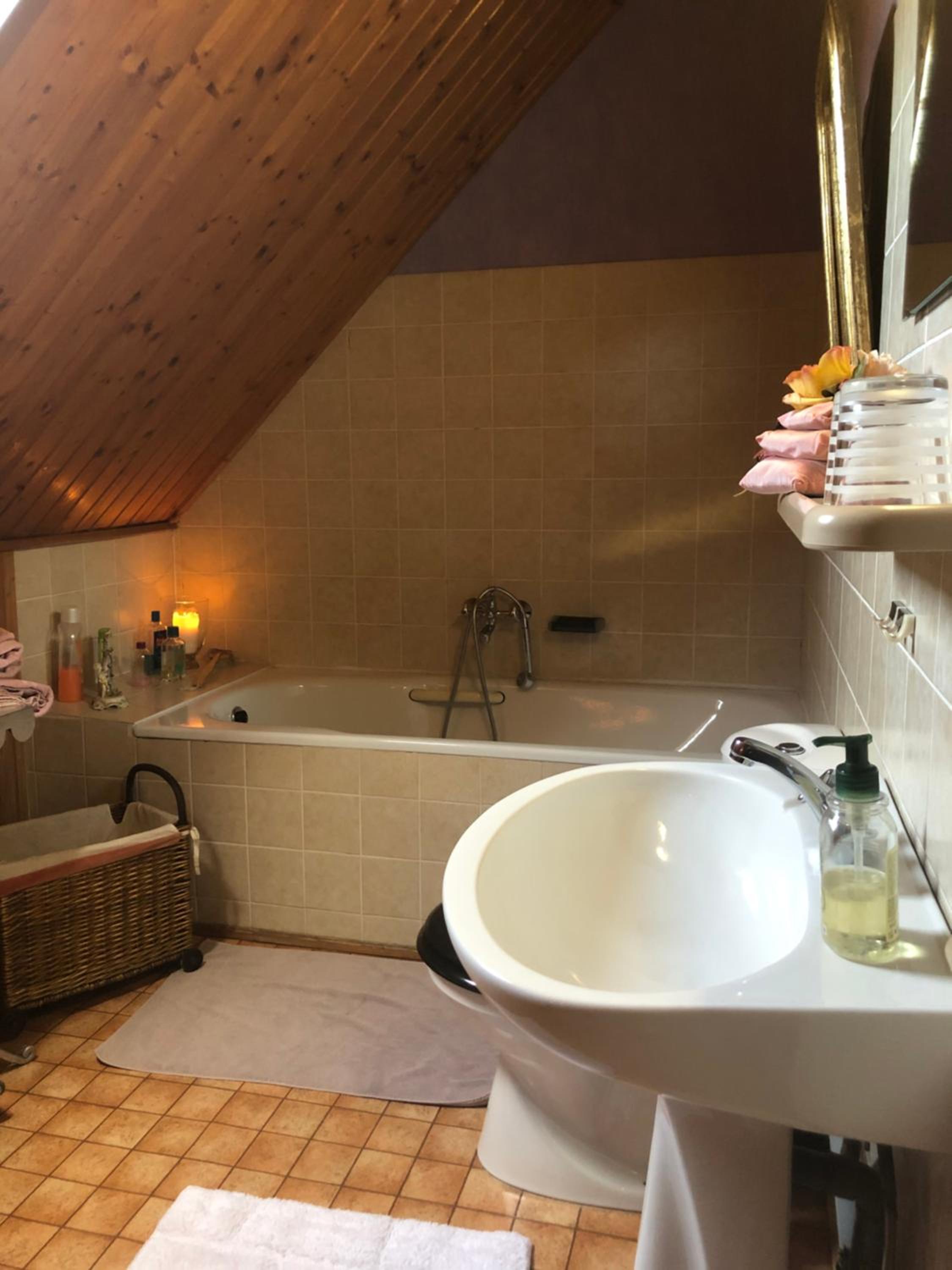 Double Room - Photo 6