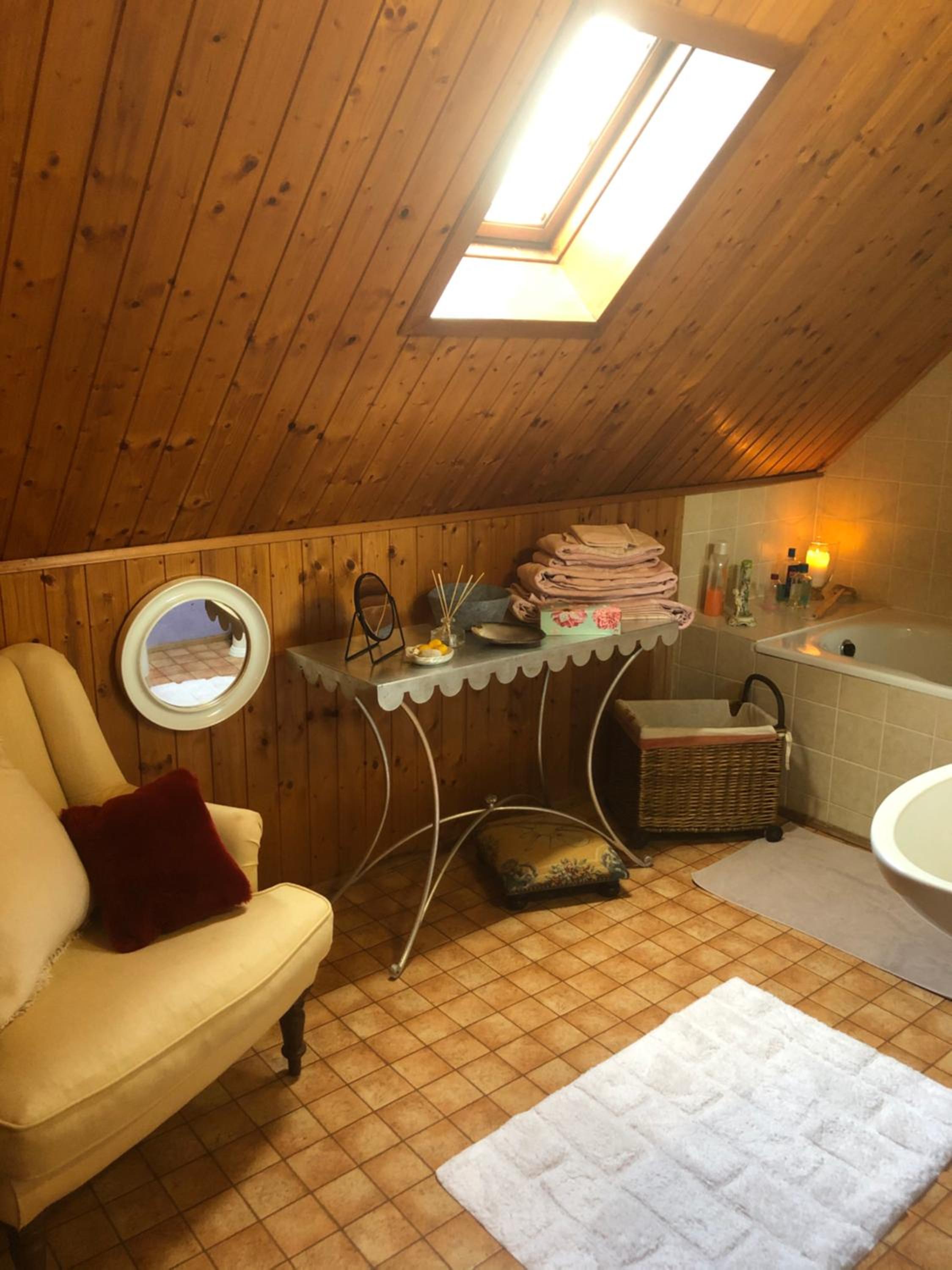 Double Room - Photo 7