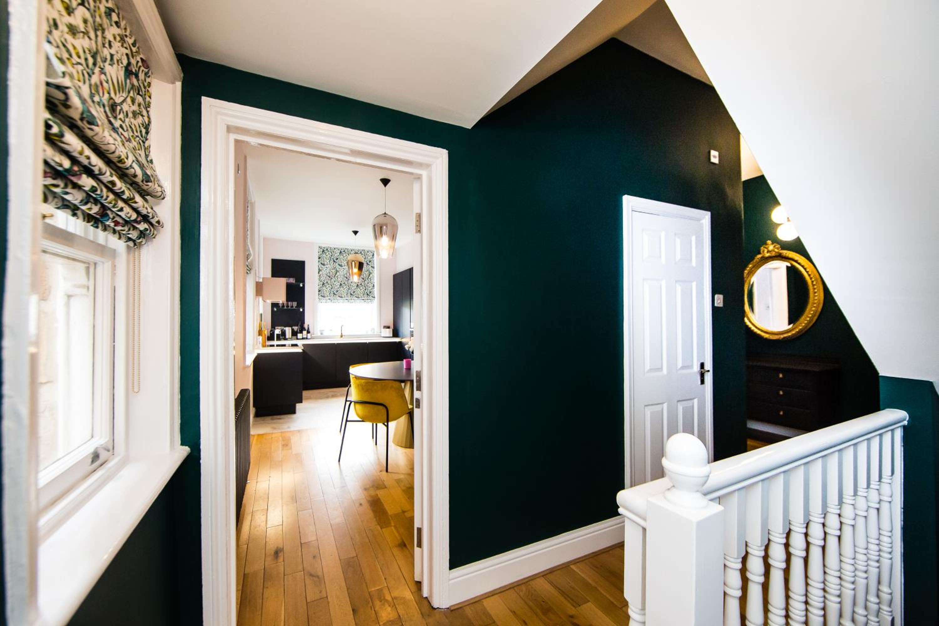 Four-Bedroom Apartment - Photo 31