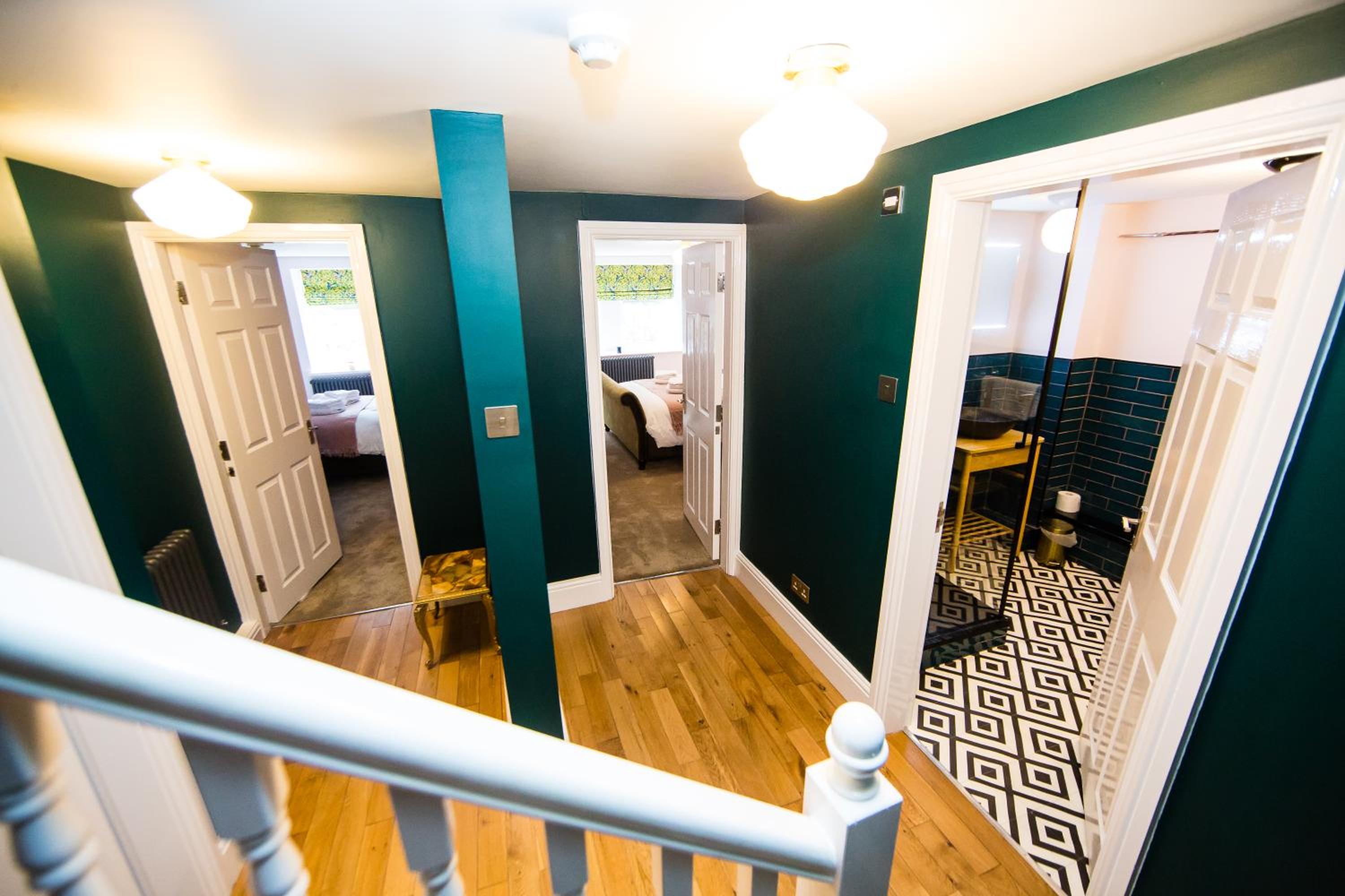 Four-Bedroom Apartment - Photo 30