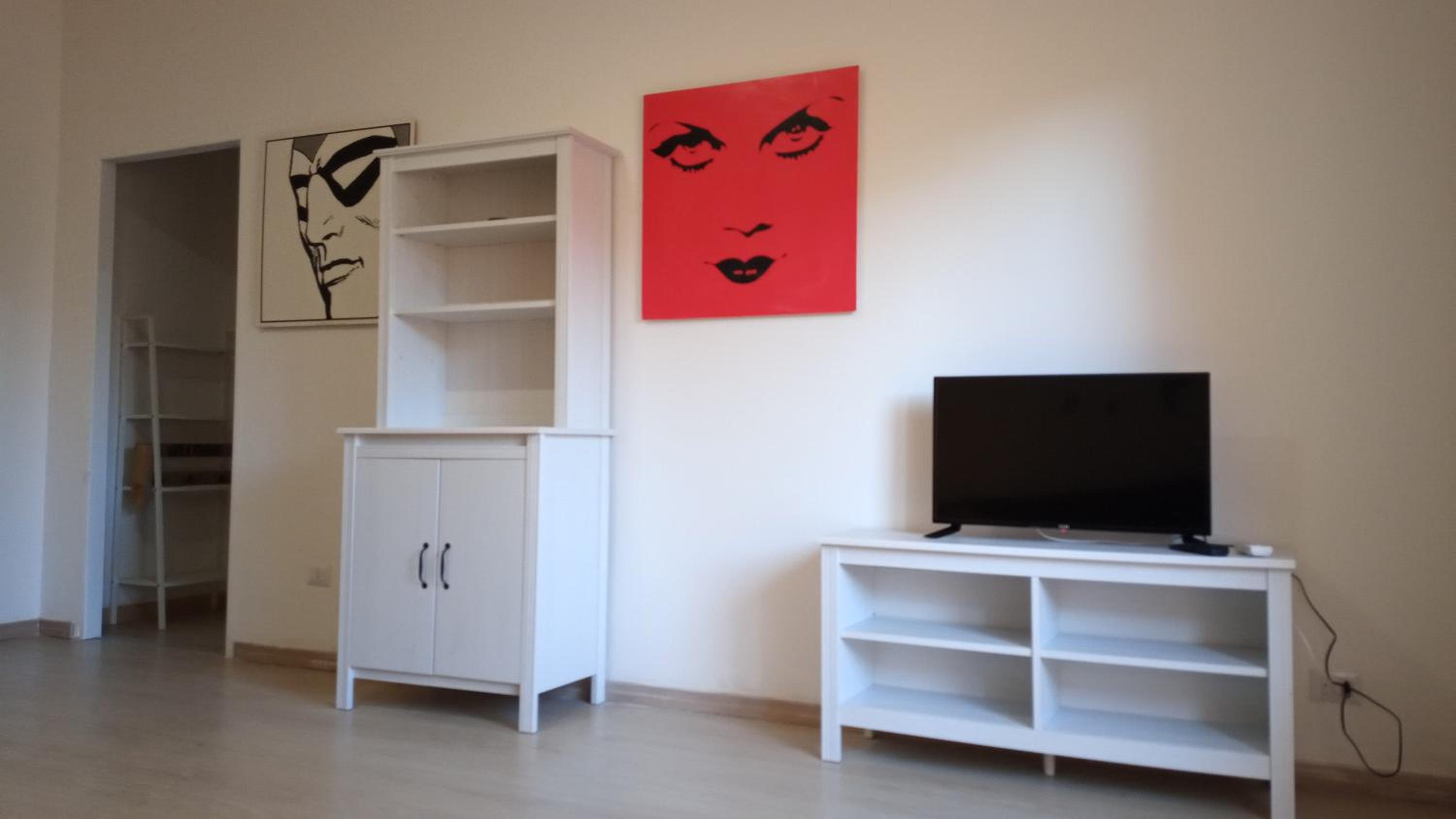 One-Bedroom Apartment photo 3
