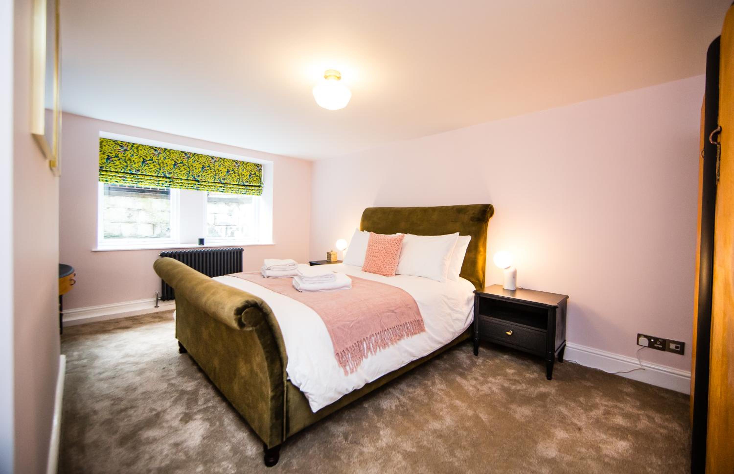 Four-Bedroom Apartment - Photo 25