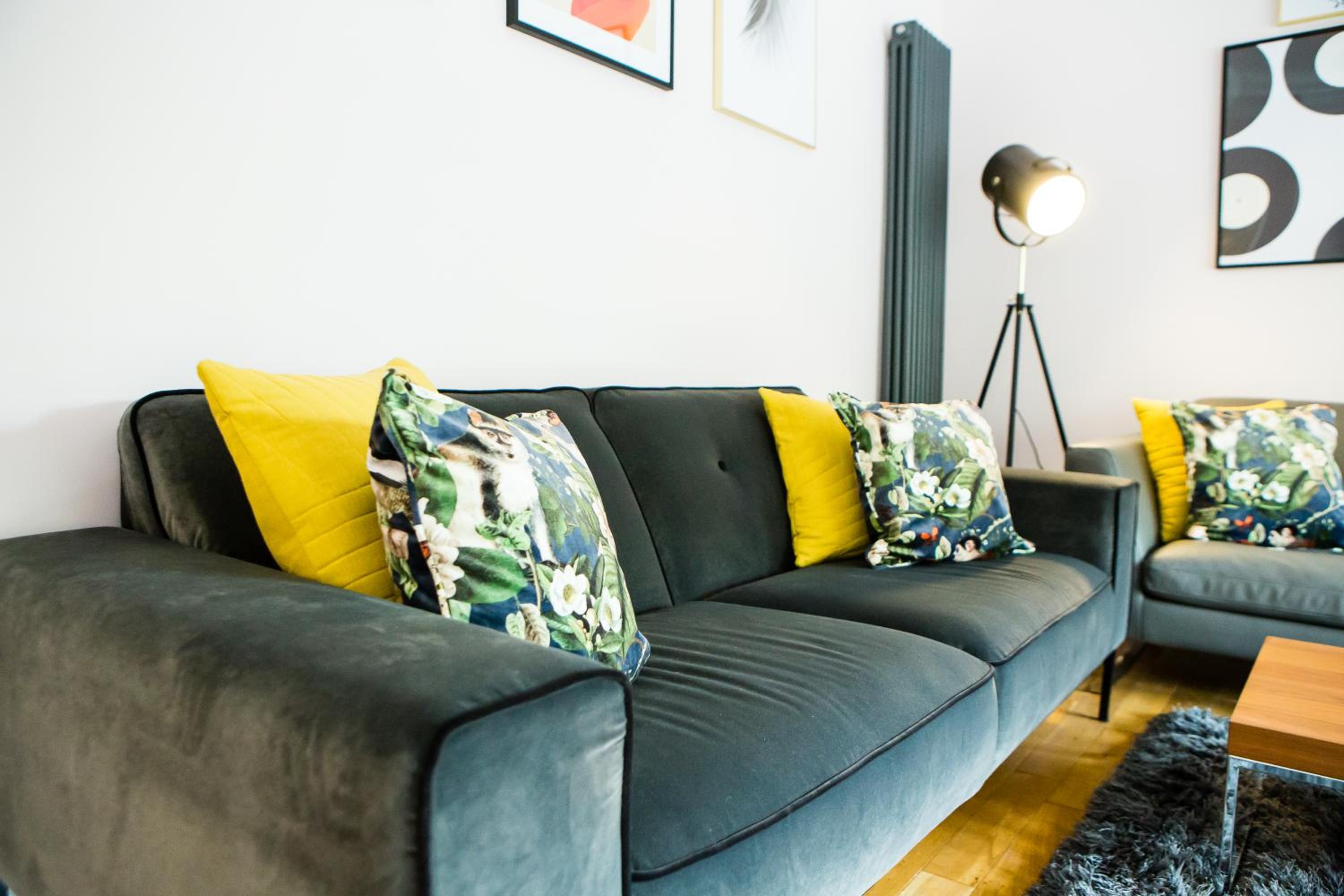 Four-Bedroom Apartment - Photo 13
