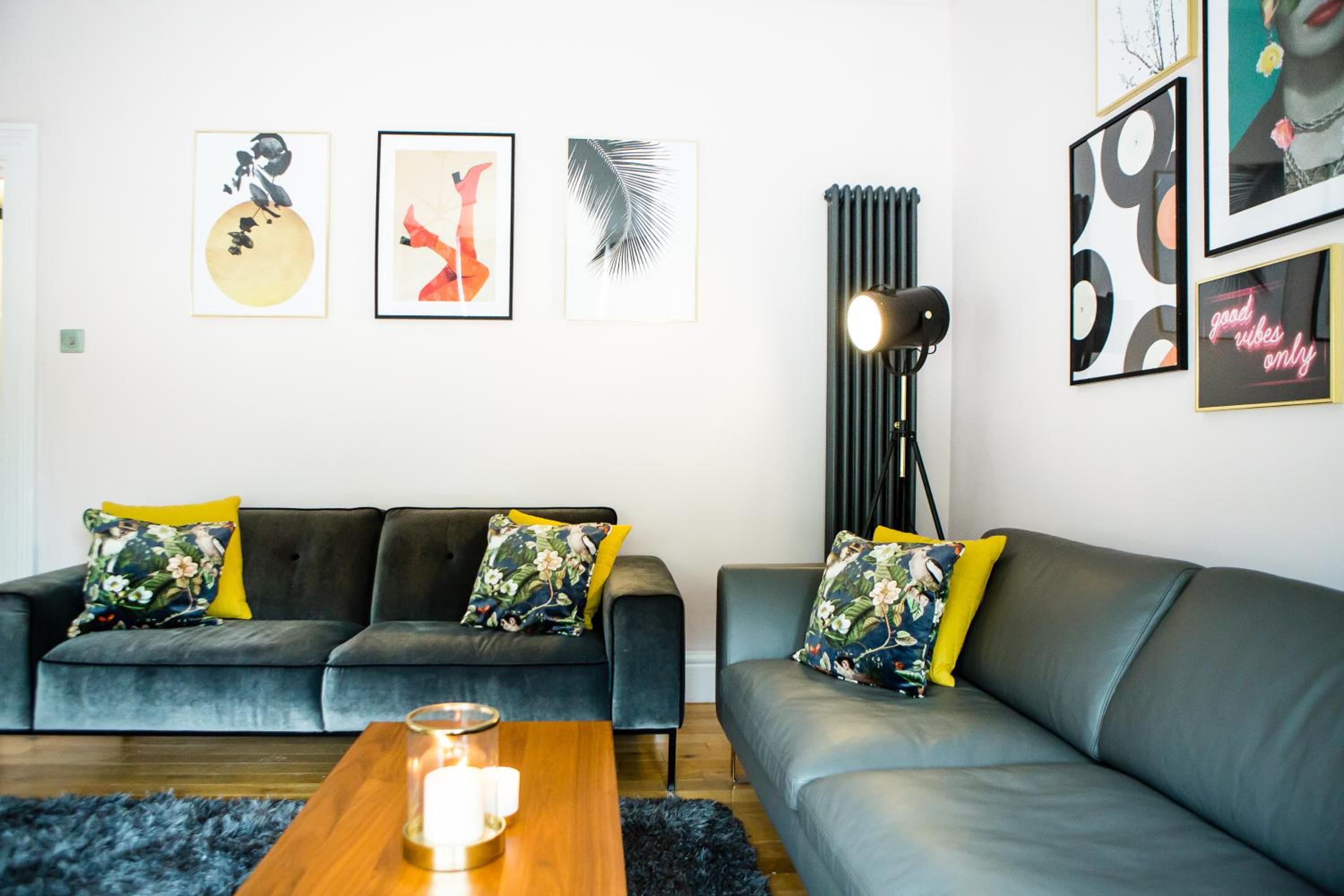 Four-Bedroom Apartment - Photo 4