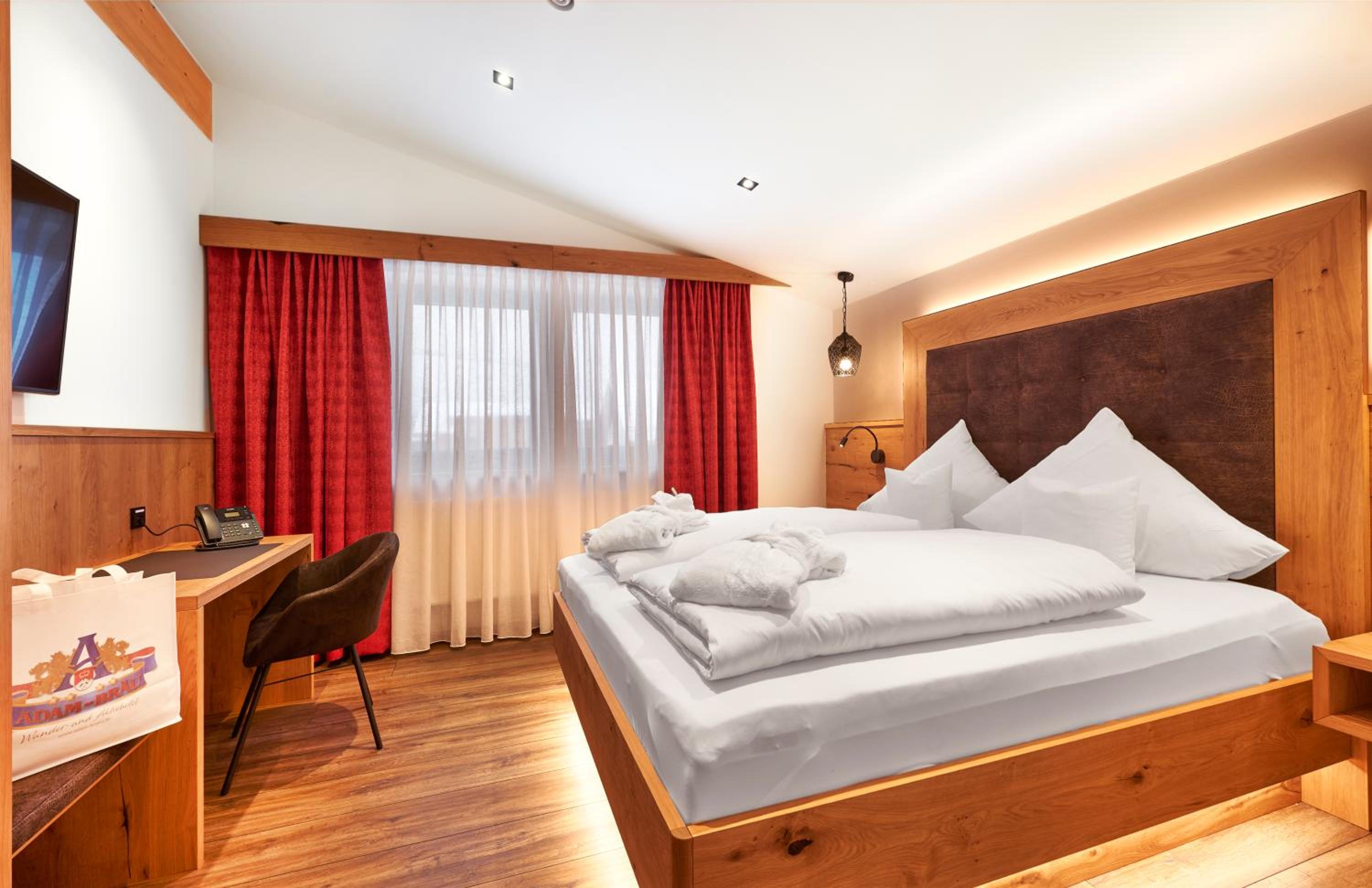 Deluxe Junior Suite photo 3