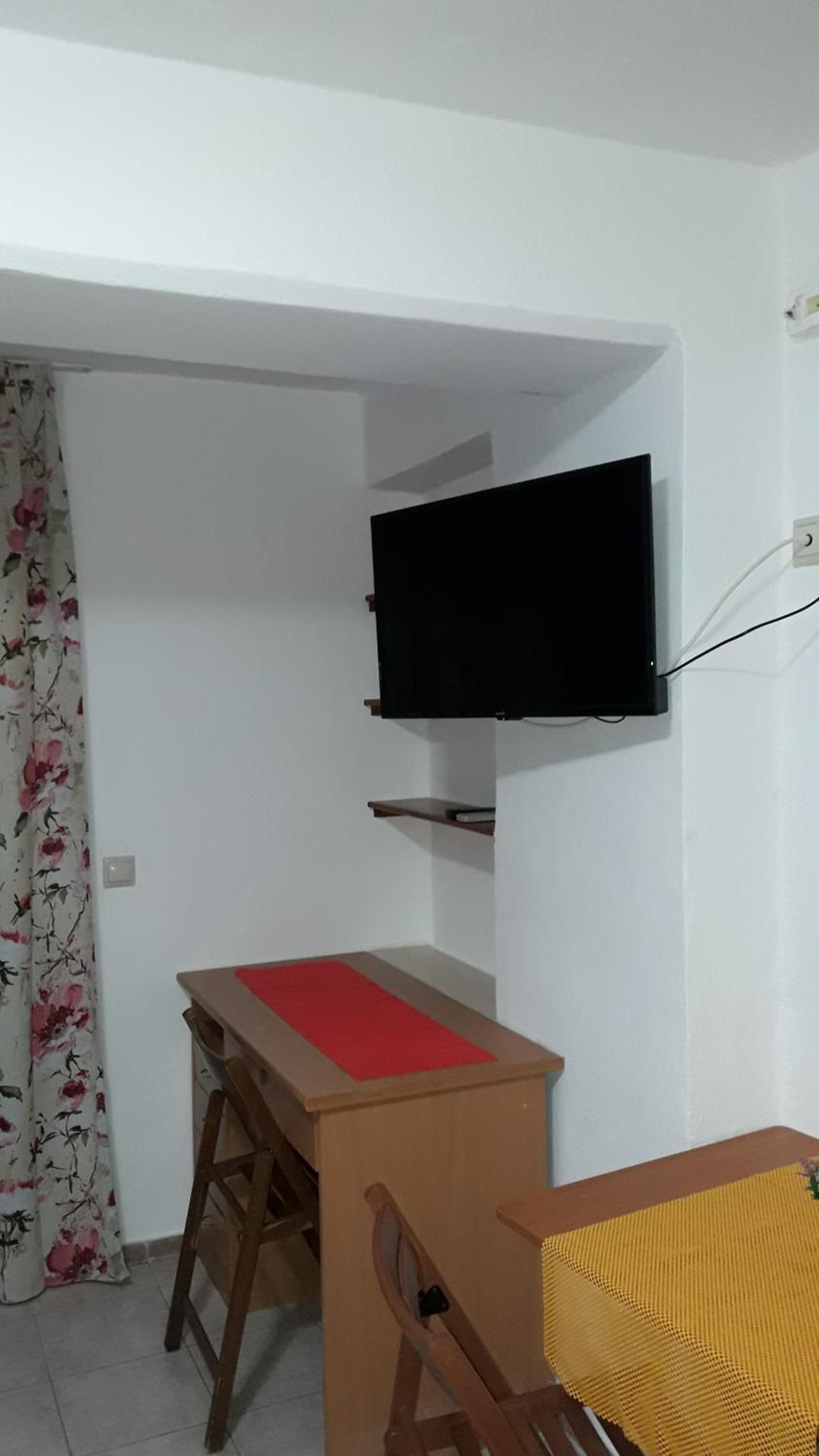 One-Bedroom Apartment - Photo 13