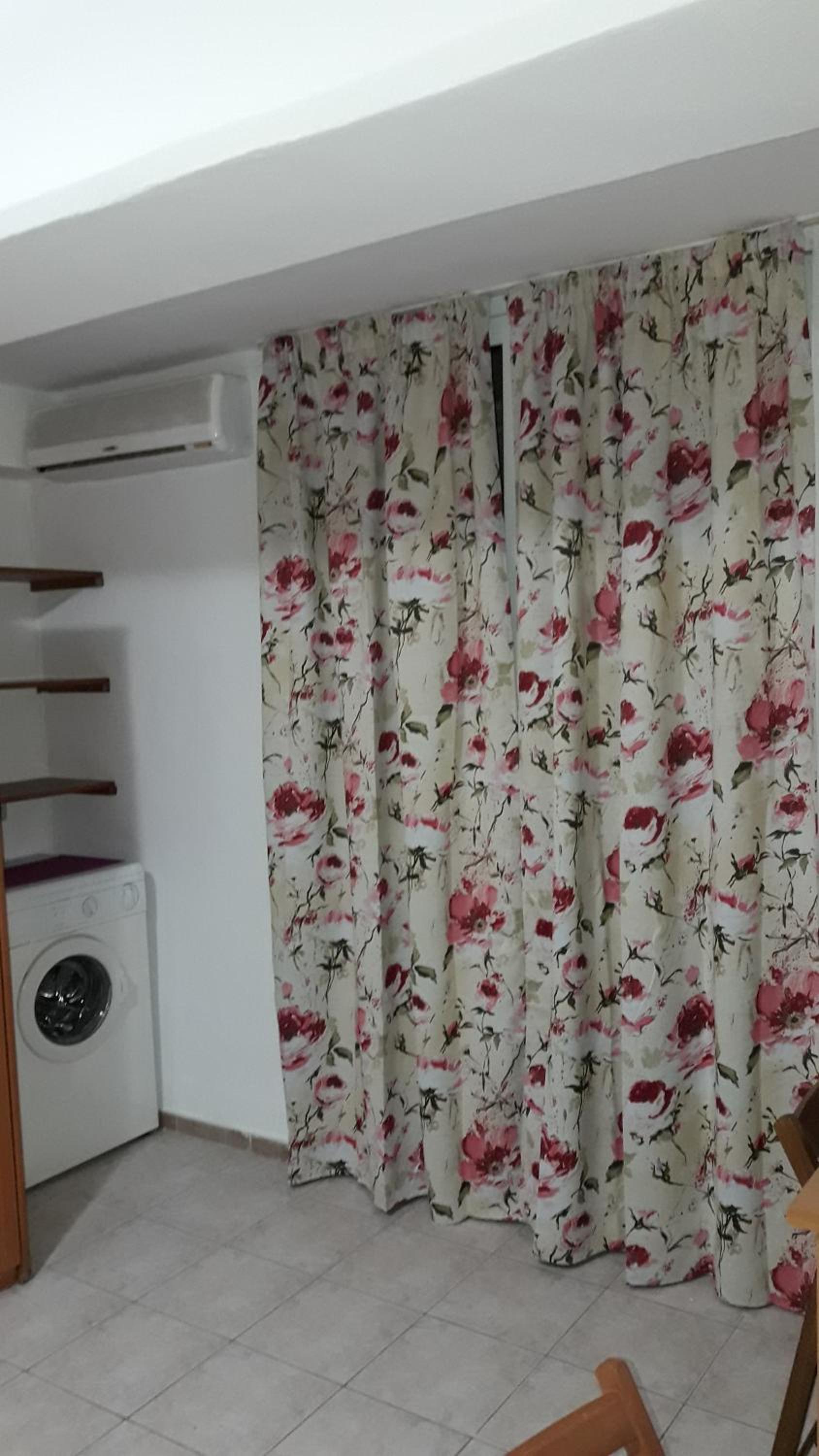 One-Bedroom Apartment - Photo 12