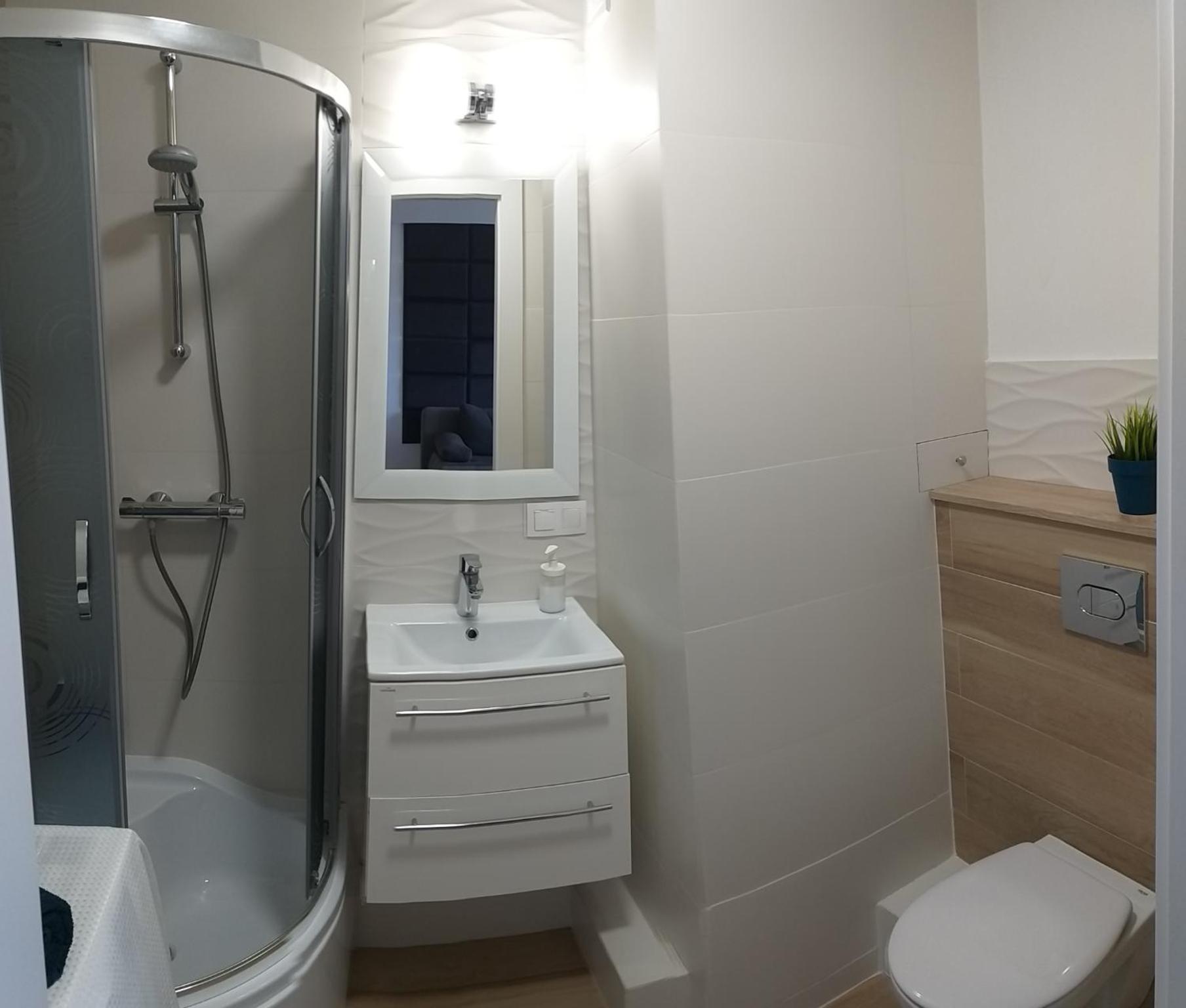 One-Bedroom Apartment - Photo 1